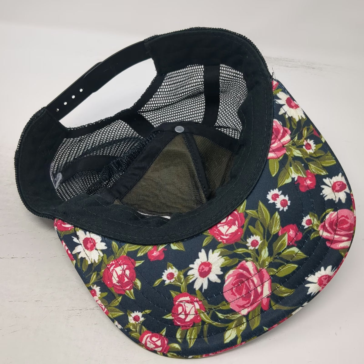 Vans Trucker Hat Black Floral Pink White One Size Mesh Snapback Flat Brim Logo