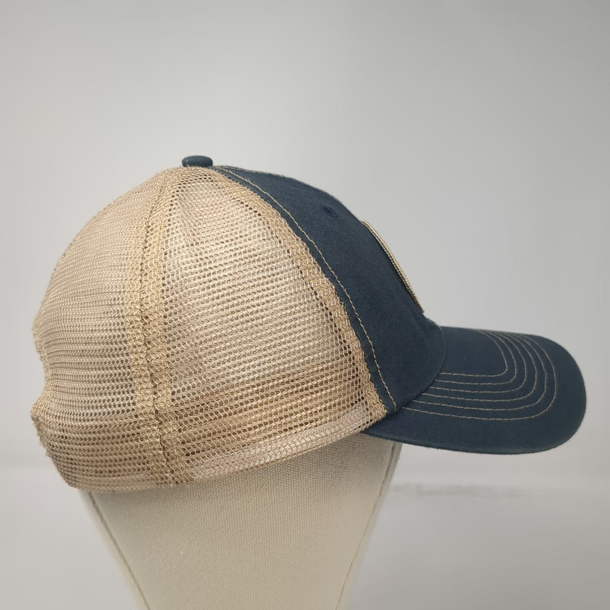 Techstyles Kauai Hawaii Trucker Hat Blue Beige OSFM Mesh Snapback Palm Trees Sun