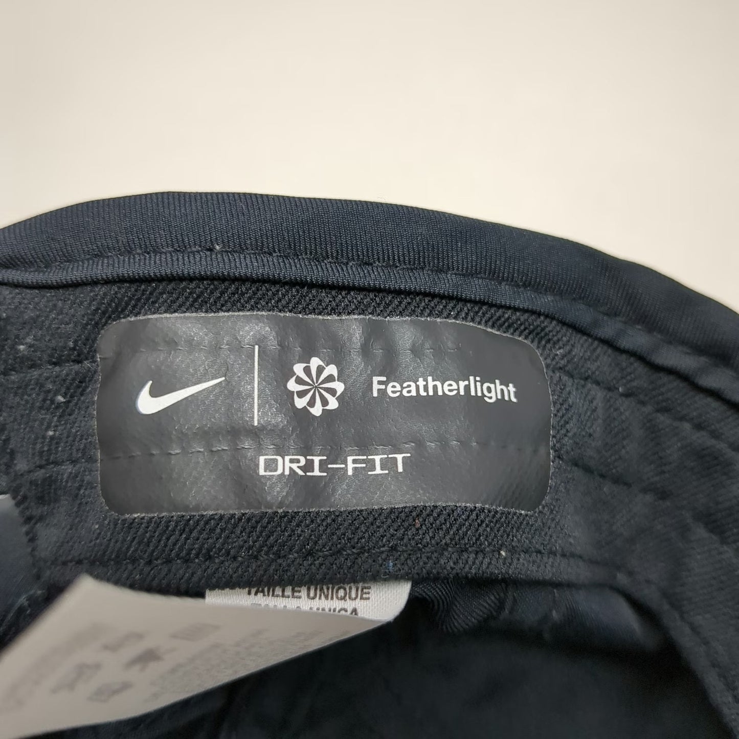 Nike Baseball Cap Black One Size Featherlight Dri-FIT Adjustable Swoosh Logo Hat