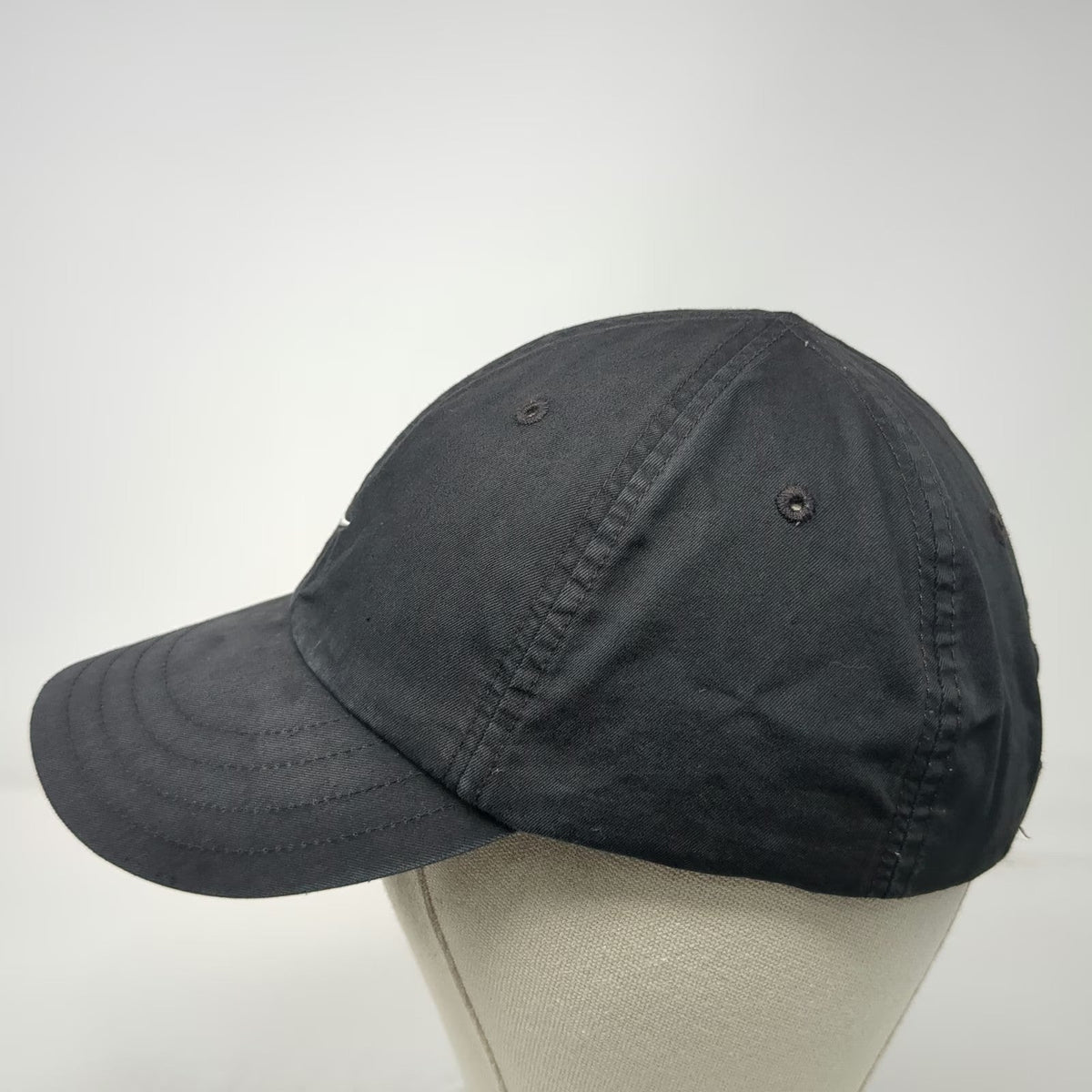 Nike Baseball Cap Black Strapback Embroidered Swoosh Logo Cotton Hat Vintage