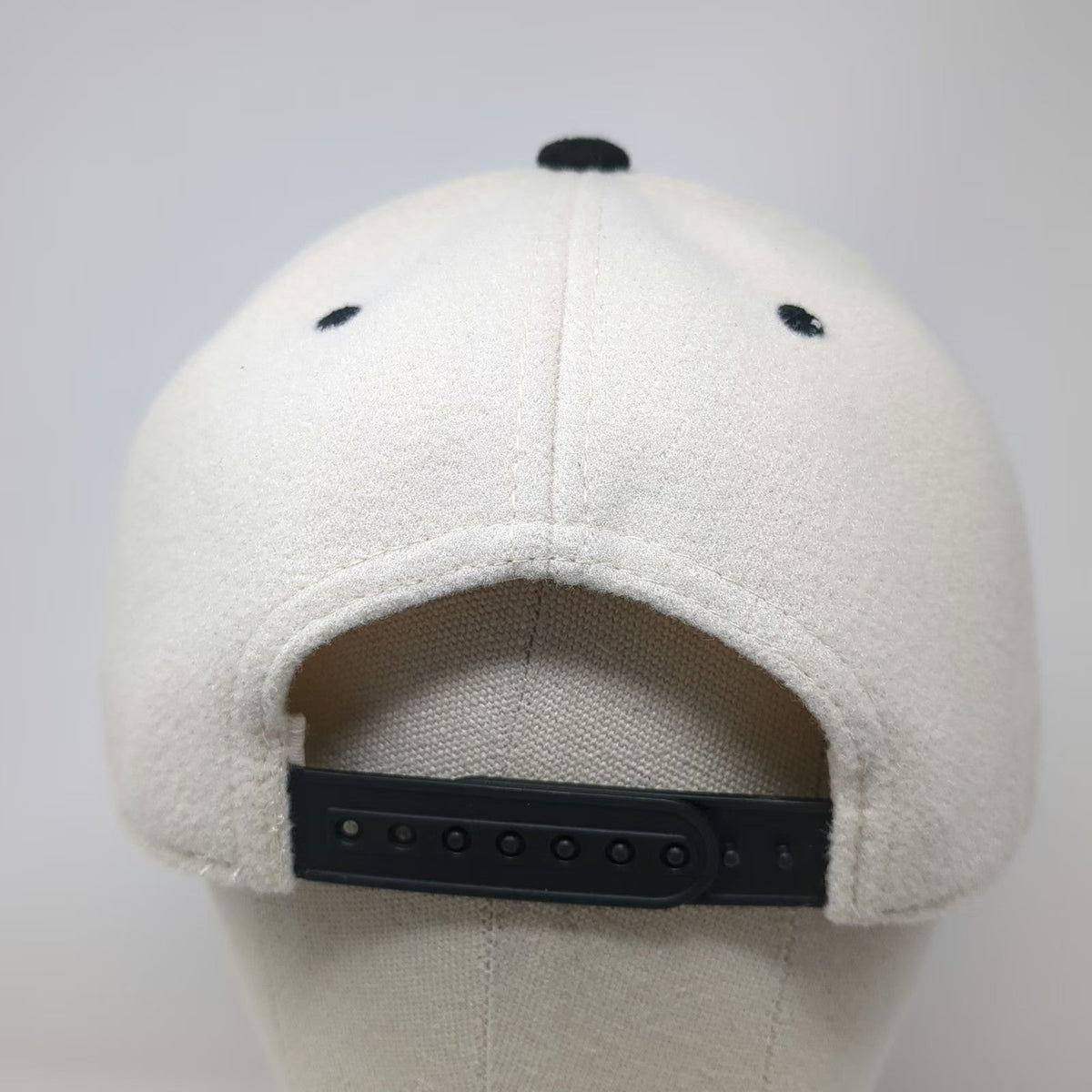 Melonwear Snapback Hat White One Size Felt Letter S Patch Flat Brim Baseball Cap