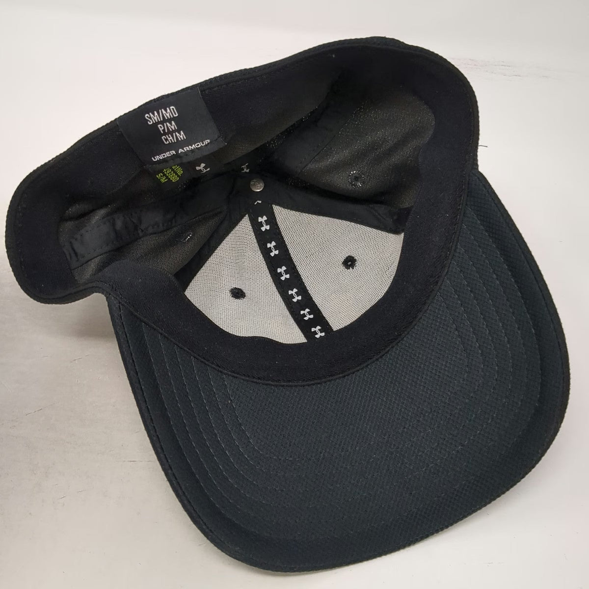 Under Armour Baseball Cap Black M Embroidered Logo Performance Stretch Fit Hat