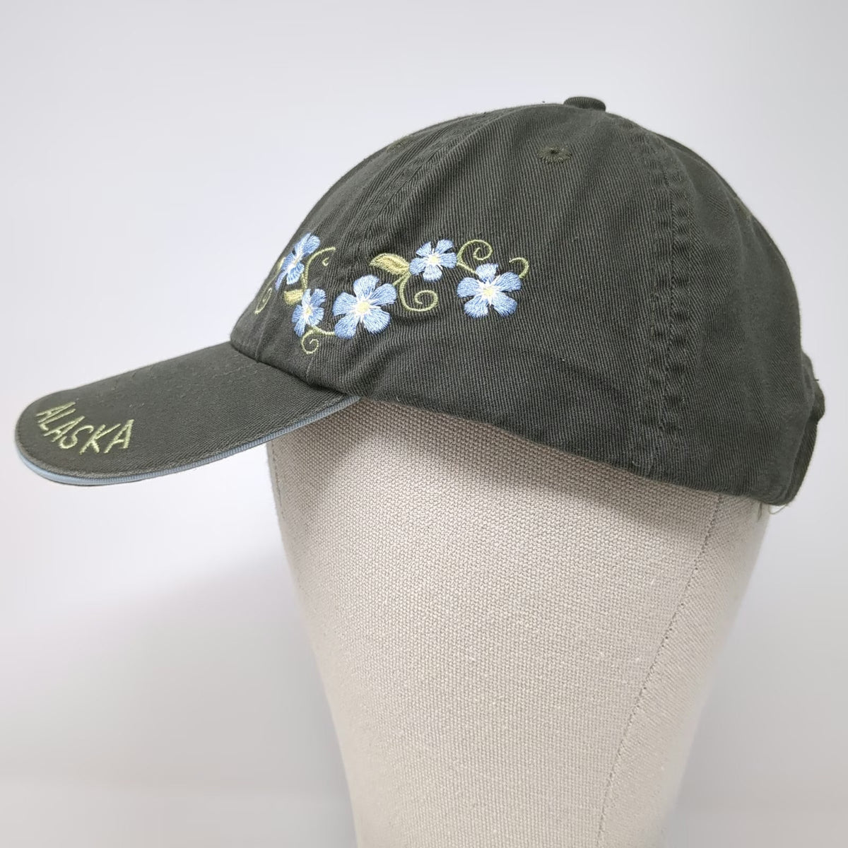 Arctic Circle Alaska Forget-Me-Not Flowers Hat Green One Size Baseball Cap