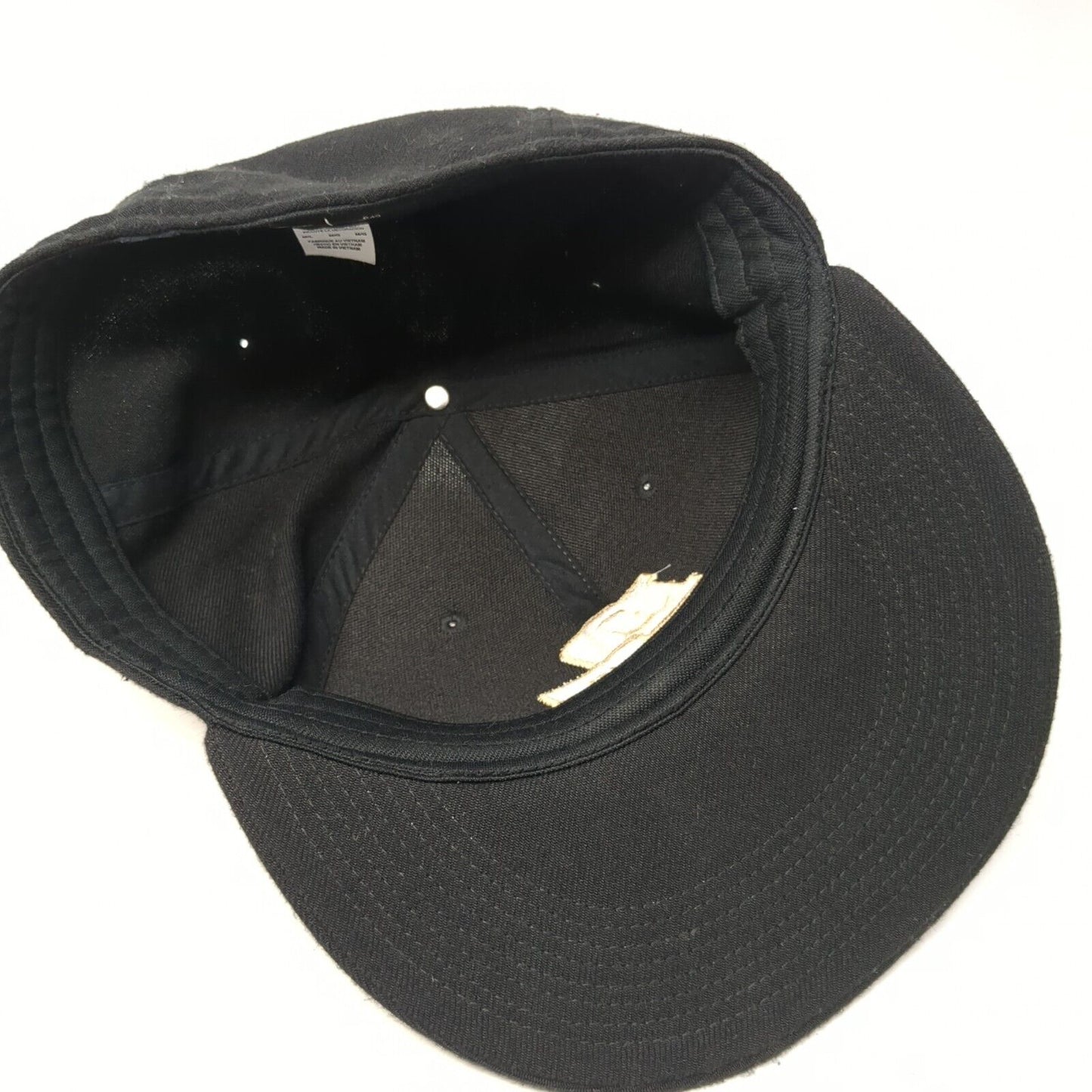 DE Fitted Hat Black M/L Lightweight Embroidered Swoosh Logo 643 Dri-Fit Nike