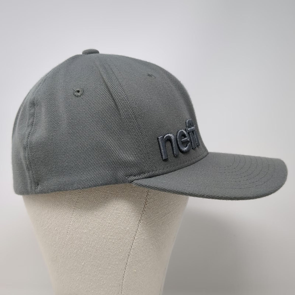 Neff Baseball Cap Gray M Fitted Stretch Fit Embroidered Logo 6 Panel Curved Hat