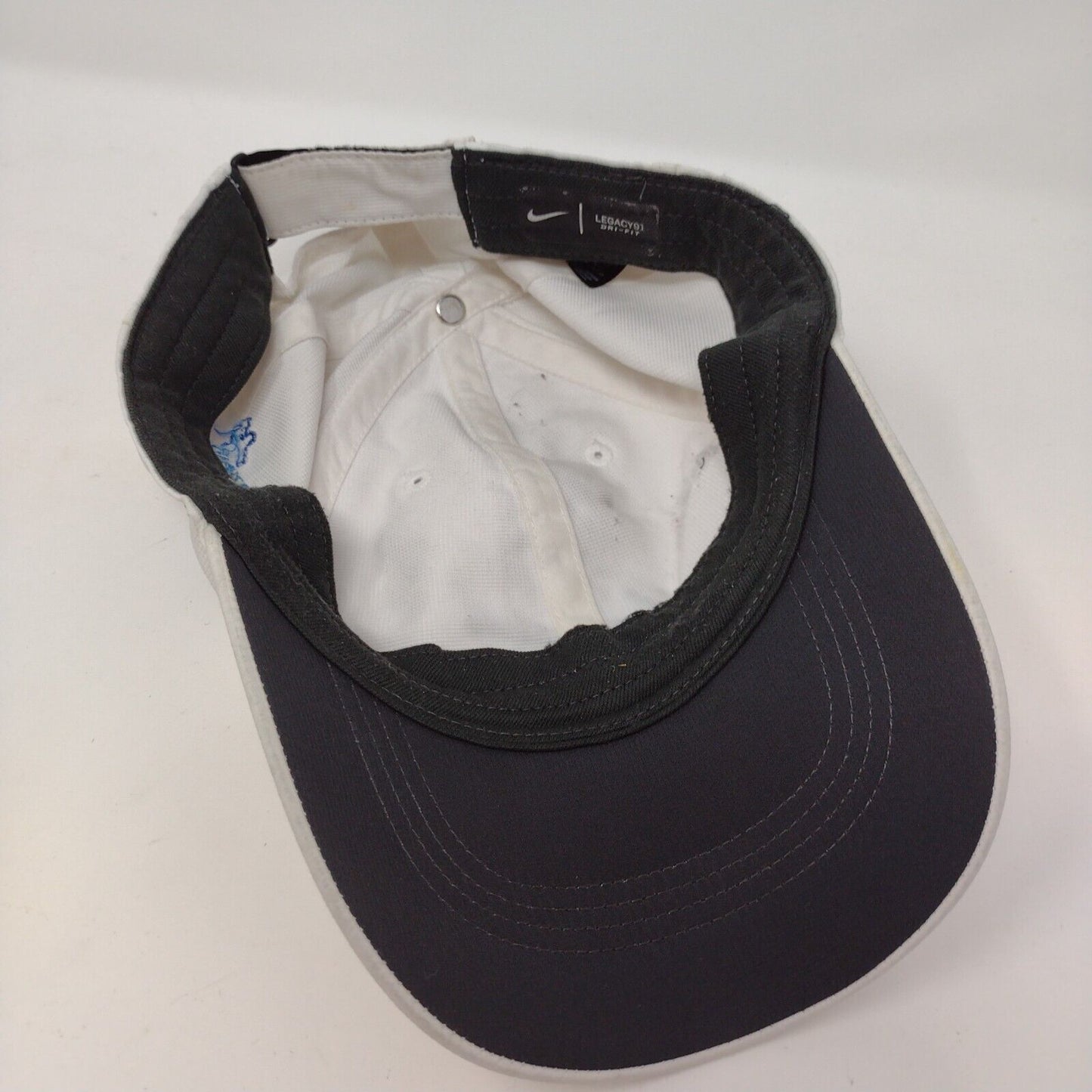 Nike Strapback Hat White OSFM Adjustable Embroidered Swoosh Logo Polyester