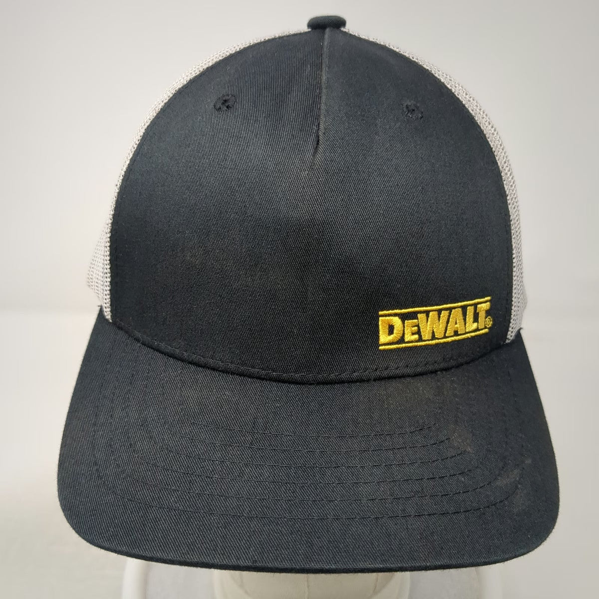 DeWalt Trucker Hat Black One Size Gray Mesh Back Snapback Logo Workwear Tools