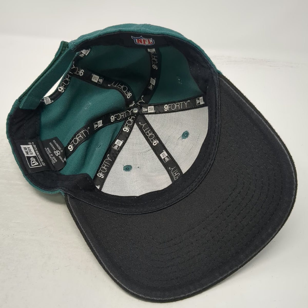 Philadelphia Eagles NFL New Era Cap Green Black One Size OSFM Strapback Hat Logo