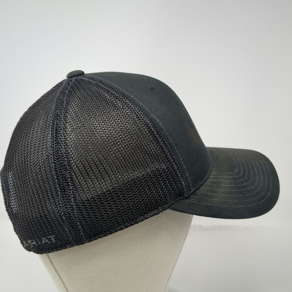 Ariat Trucker Hat Black One Size Snapback Embroidered Shield Logo Mesh Back 110