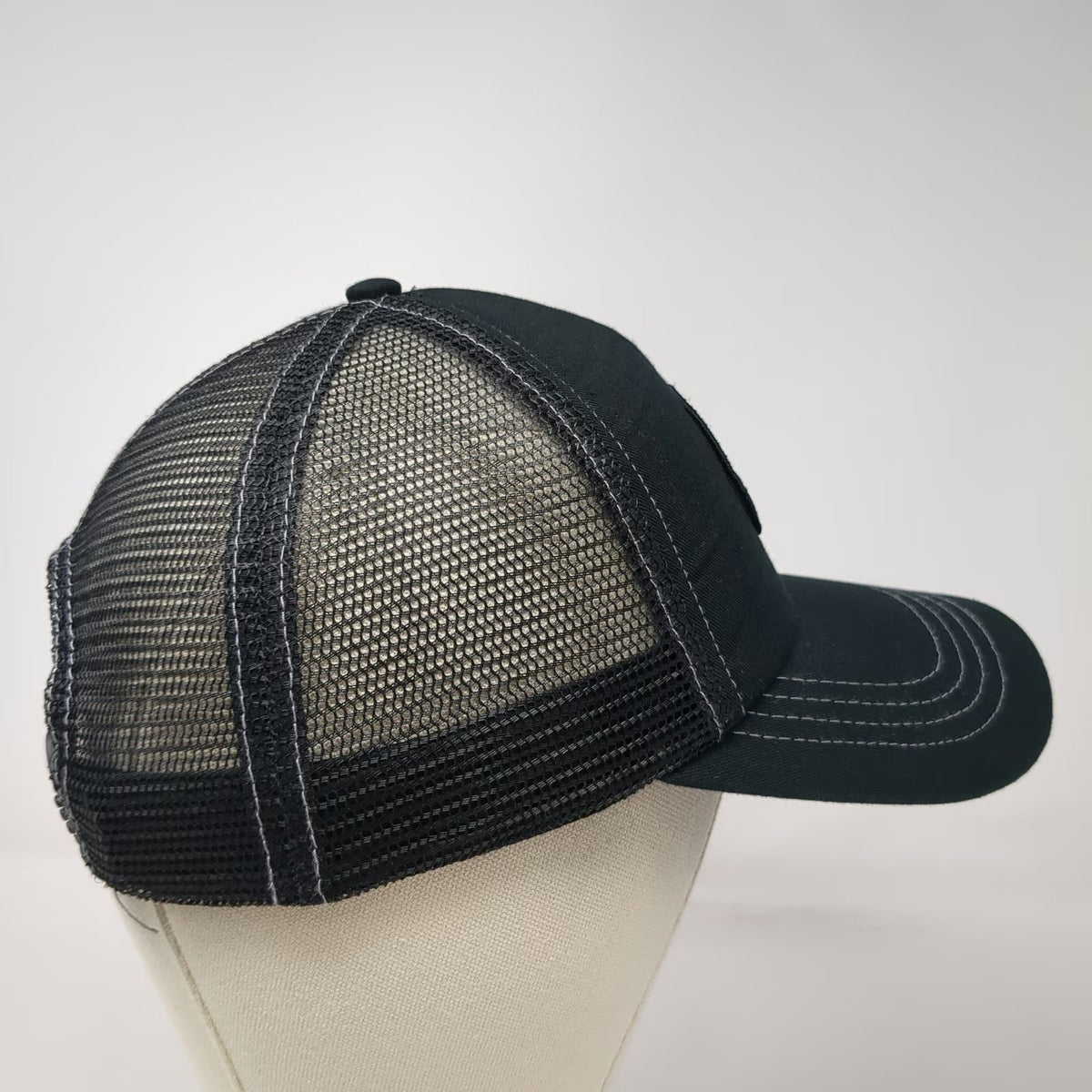 Levi's Trucker Hat Black One Size Levi Strauss & Co Patch Mesh Snapback Contrast