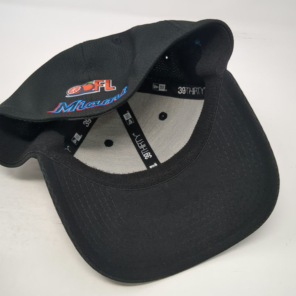New Era Miami Marlins MLB Baseball Cap Black L 39THIRTY Stretch Fit Fitted Hat