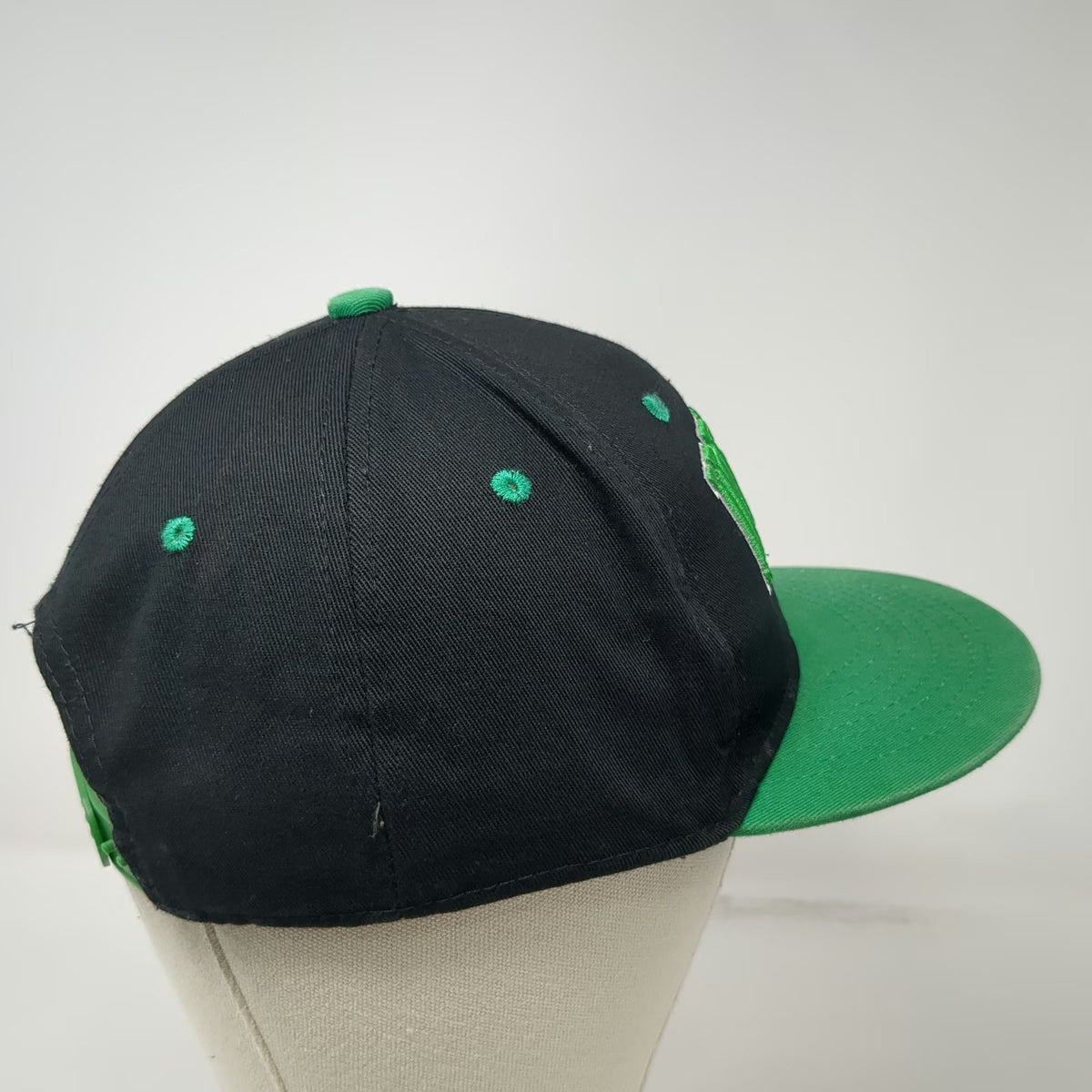 Snapback Ireland Hat Black Green One Size Shamrock Winged Shield Flat Brim Logo