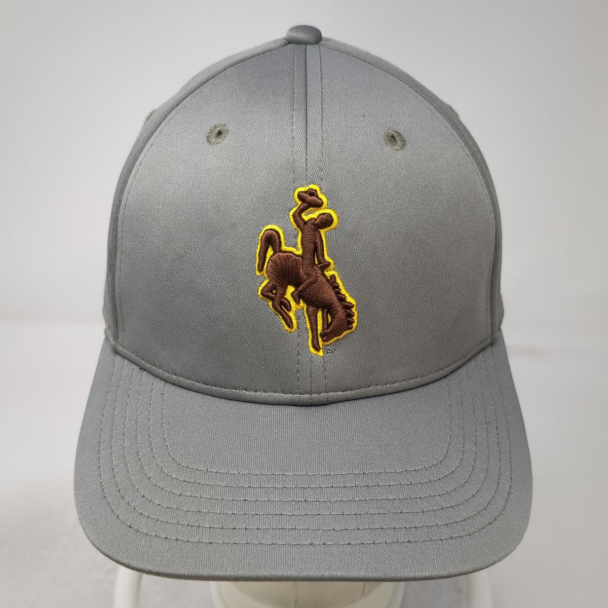 Wyoming Cowboys NCAA Legacy Cap Gray XL Flex Fit Embroidered Bucking Horse Hat