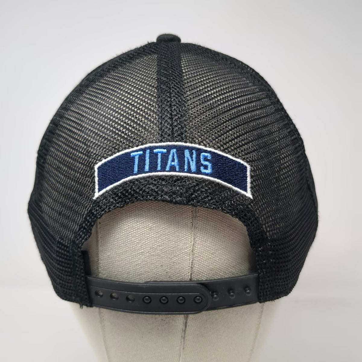 New Era NFL Tennessee Titans Trucker Hat Black OSFM Snapback Flat Brim 9FIFTY