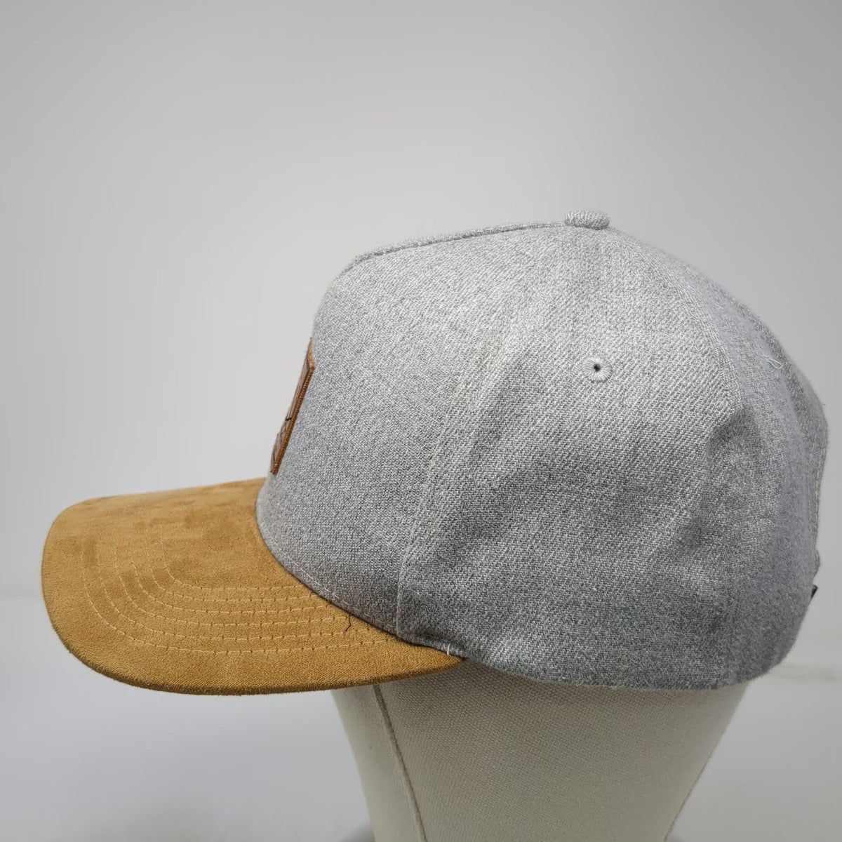 5 Panel Gray Hat One Size Suede Brim Leather Patch Snapback Mountain Wave
