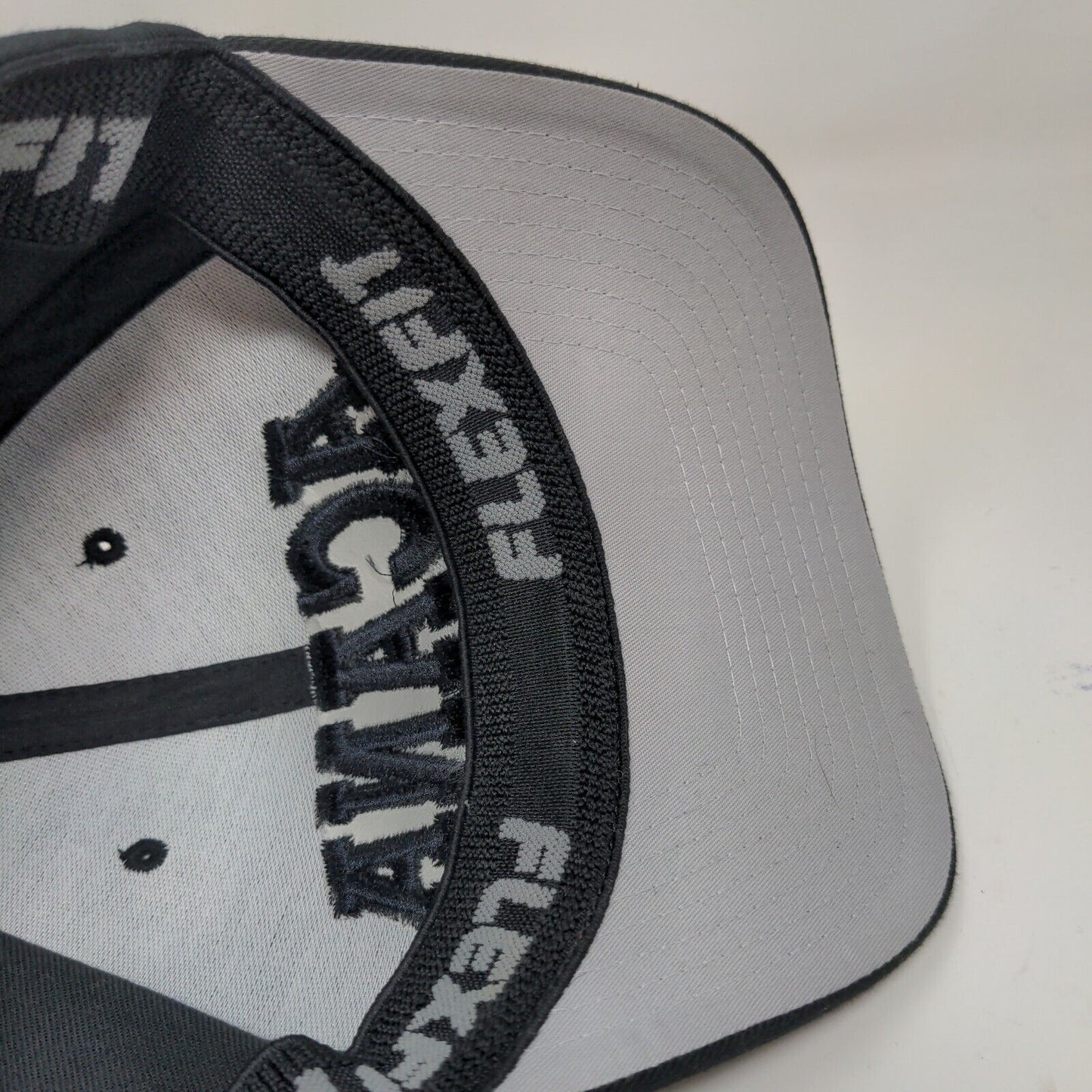 Flexfit Men's Fitted Hat Black Size L-XL Embroidered Acana Logo Maple Leaf
