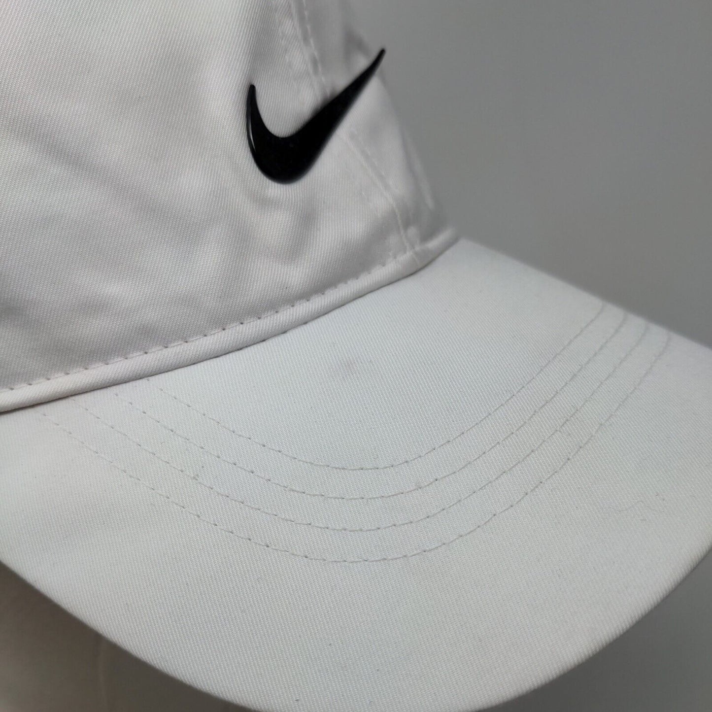 Nike Strapback Hat White OSFM Adjustable Swoosh Logo Heritage86 Dri-Fit