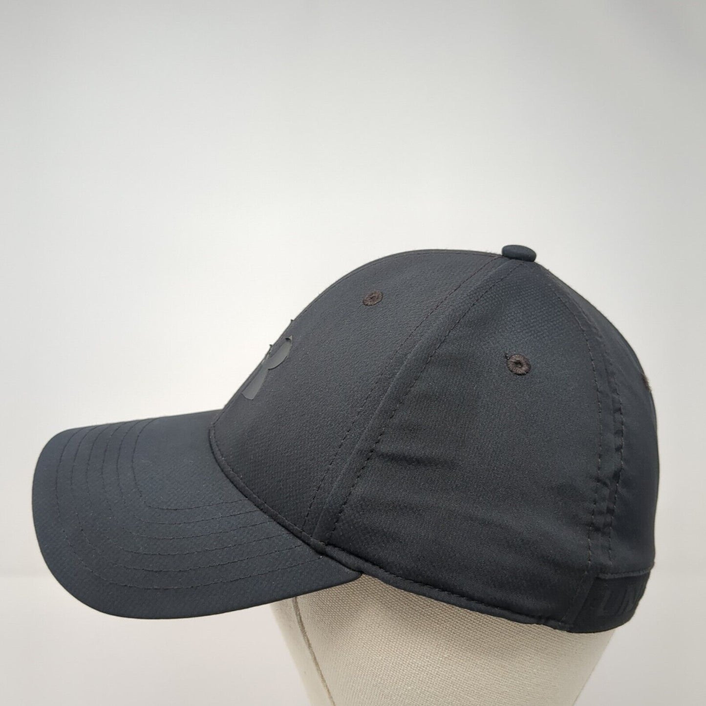 Under Armour Logo Fitted Hat Black M/L Stretch Solid 6 Panel Outdoor