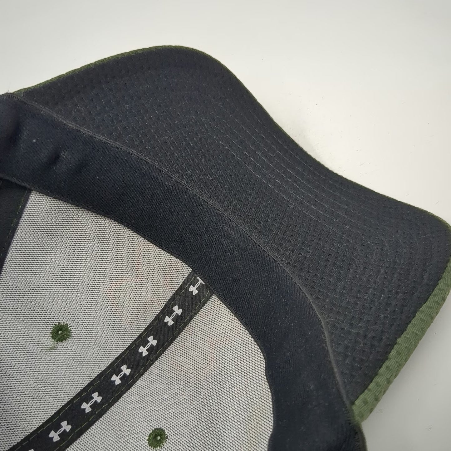 Under Armour Baseball Cap Green XL Textured Polyester Fitted Stretch Hat Logo