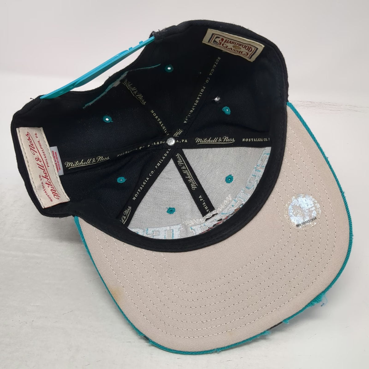Mitchell & Ness Vancouver Grizzlies NBA Snapback Hat Black Blue One Size Wool Flat