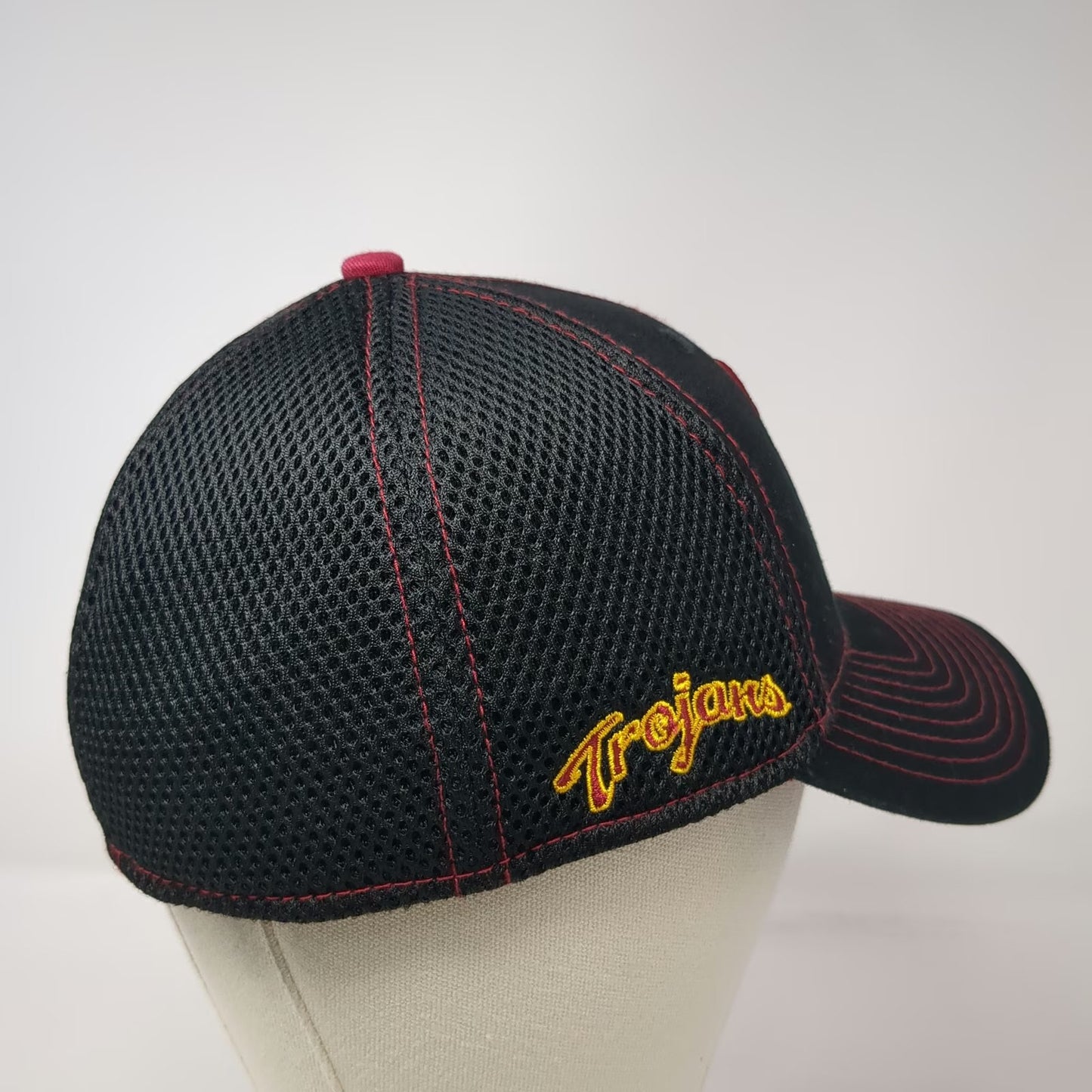 New Era USC Trojans NCAA Cap Black M 39THIRTY Mesh Stretch Stitching Logo Hat