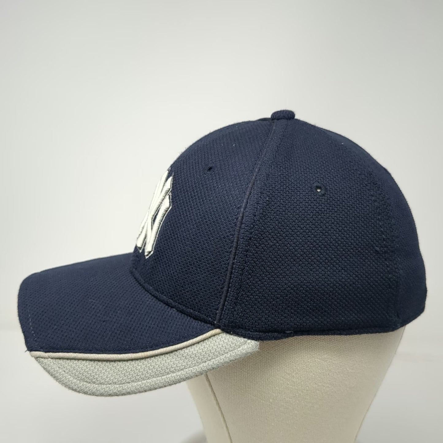 New Era New York Yankees MLB Baseball Cap Blue M Diamond Era Fitted Stretch Hat