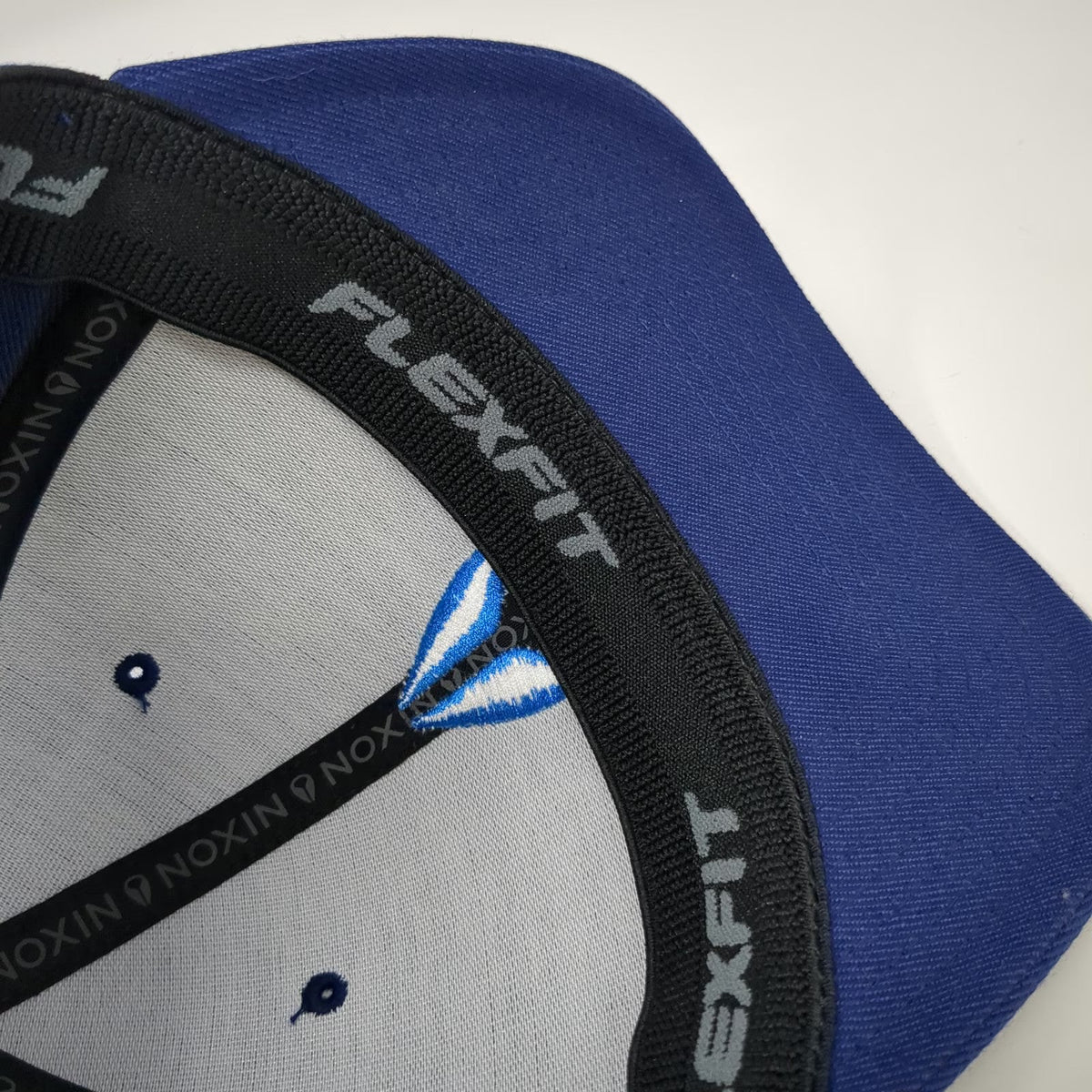 Nixon Baseball Cap Blue M Fitted Hat Flexfit Logo Curved Brim Stretch Fit