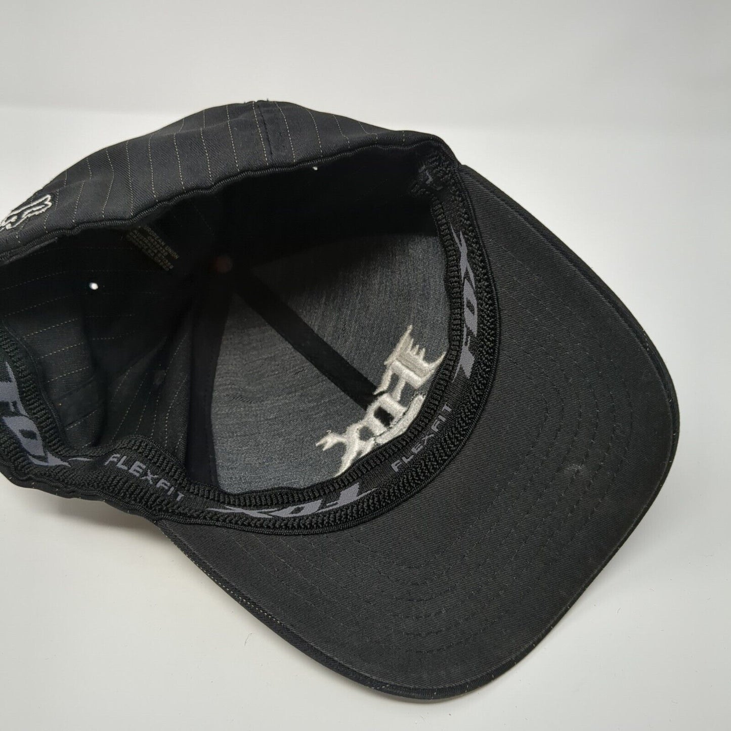 Fox Fitted Hat Black S/M Lightweight Embroidered Vented Holes 6 Panel Flexfit