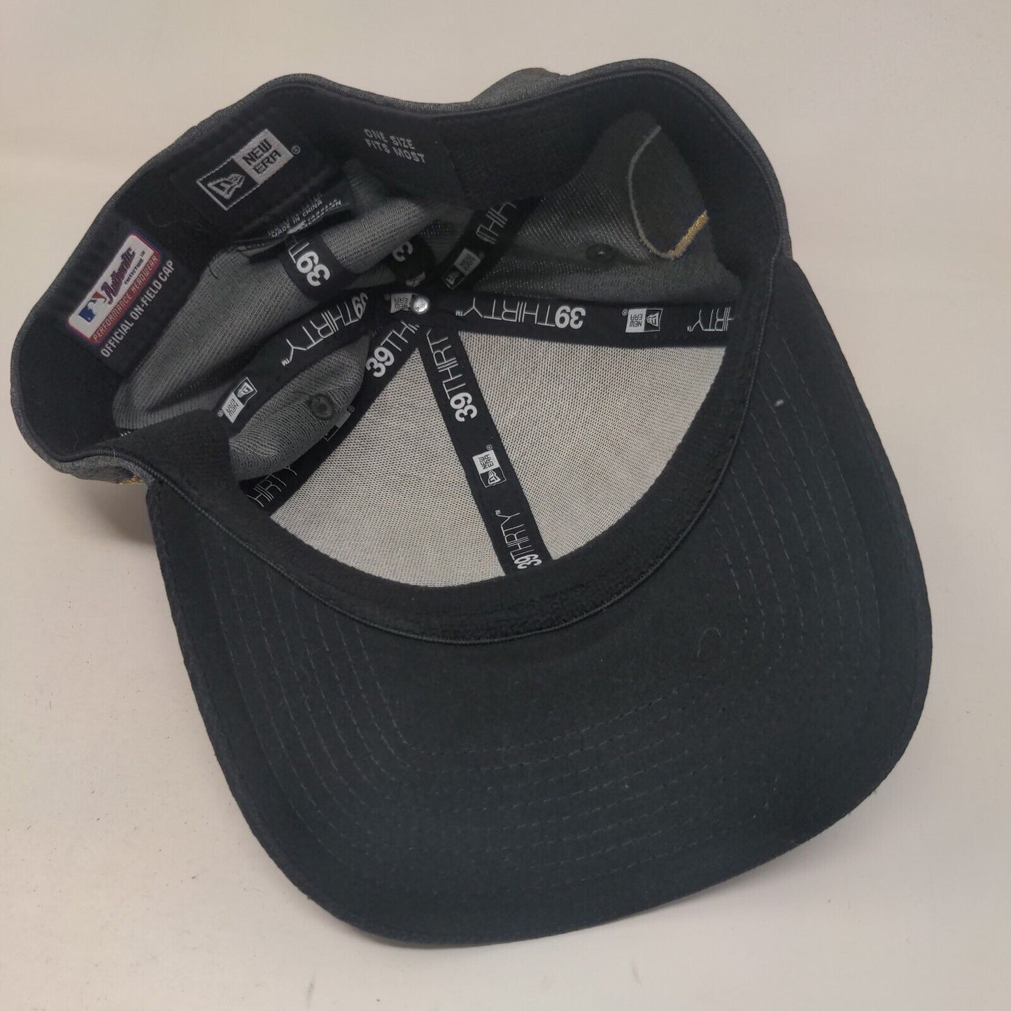 New Era Men's Fitted Hat Gray OSFM Embroidered Chicago Cubs World Series 2016