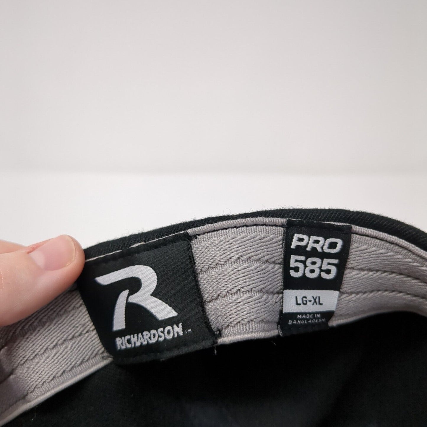 Mountain Fitted Hat Black L/XL Flexfit Embroidered PRO 585 Richardson