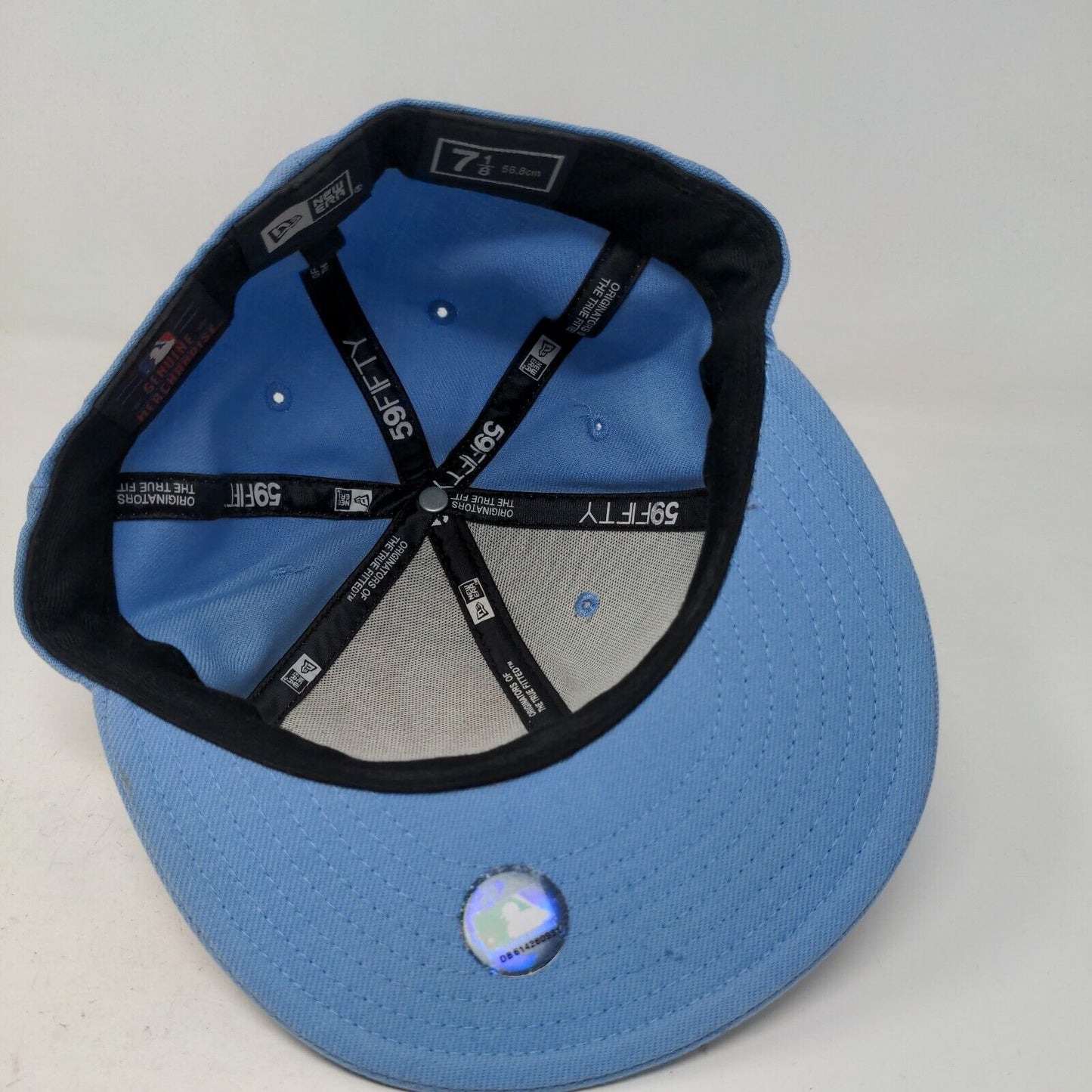 New Era Men's Fitted Hat Blue Size 7 1/8 Embroidered New York Yankees Logo