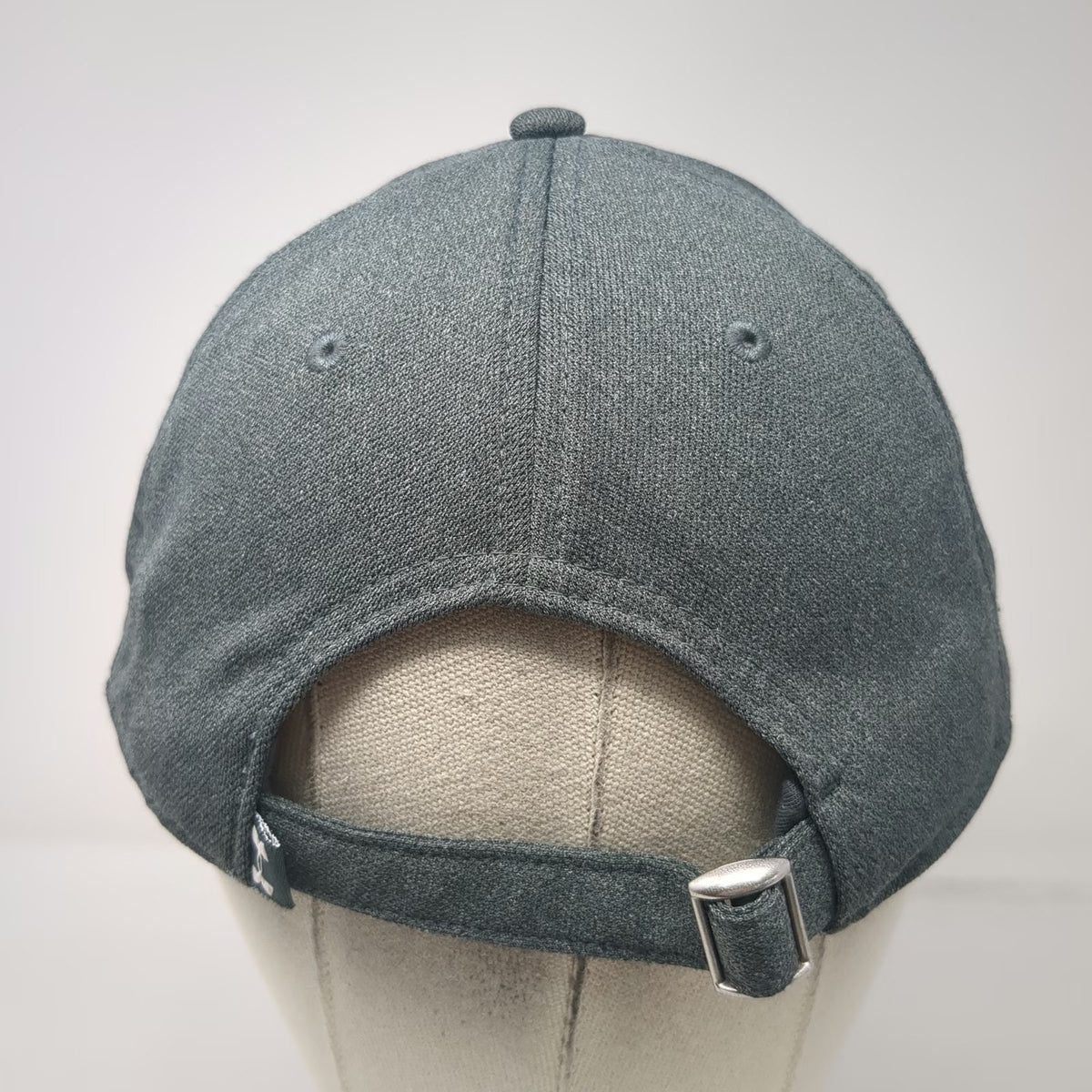Under Armour Baseball Cap Gray OSFM American Flag Logo Blitzing Hat Strapback