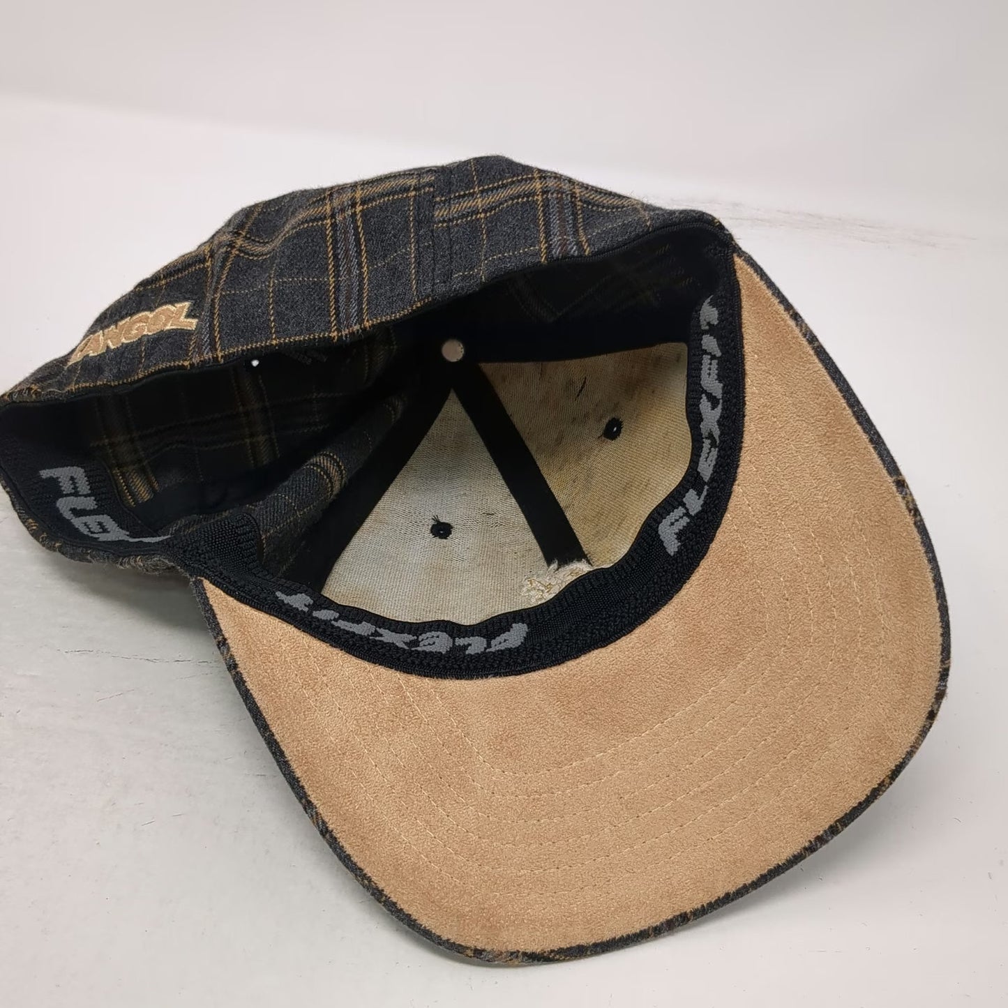 Kangol Baseball Cap Gray Plaid XL Flexfit Fitted Hat Suede Undervisor Logo