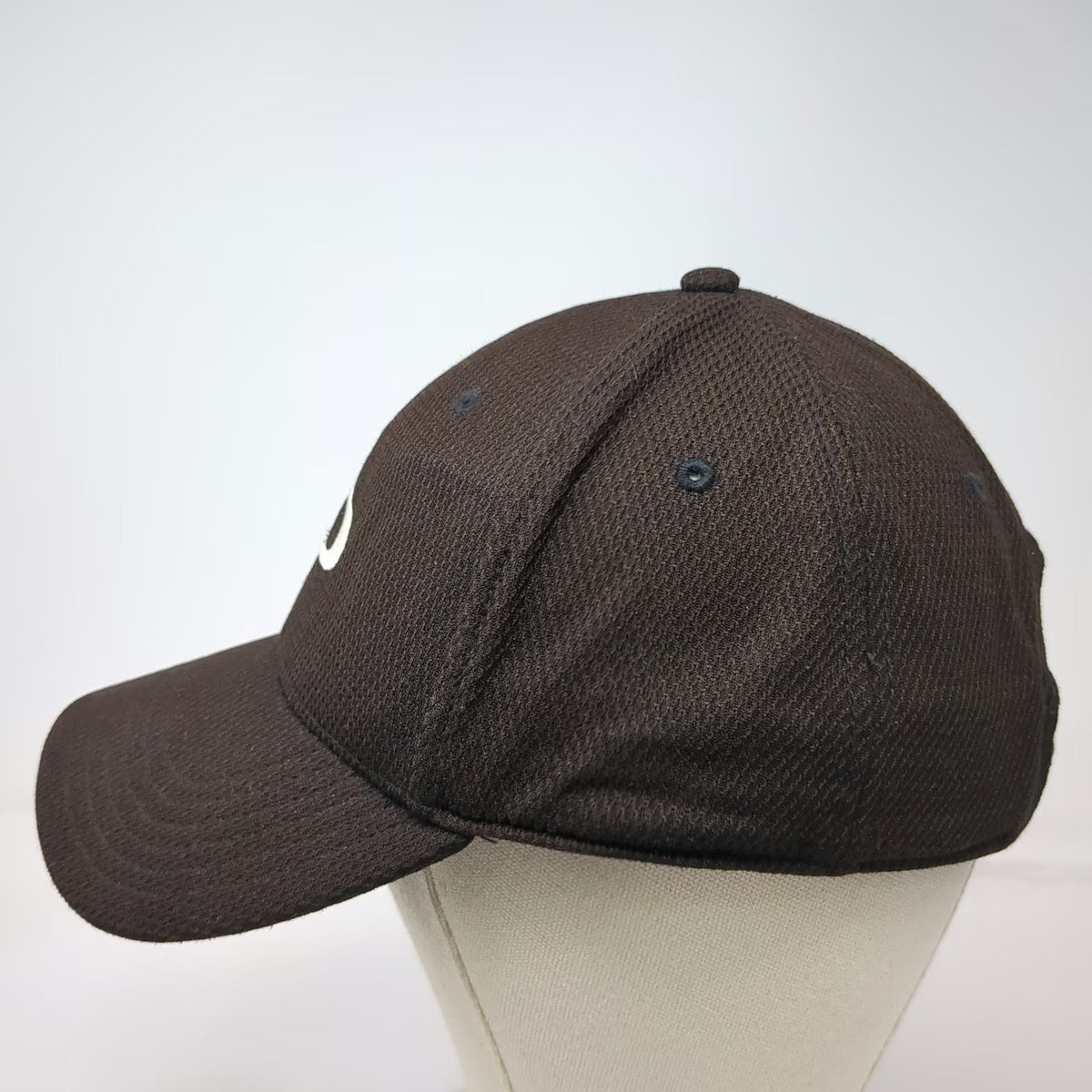 Oakley Baseball Cap Brown One Size Embroidered Logo Adjustable Strap Mesh Hat