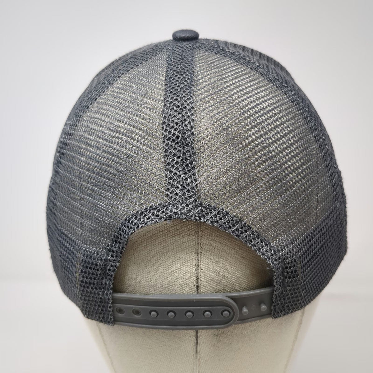 TravisMathew Trucker Hat Gray One Size Snapback Mesh Logo Short Par 4 Exclusive