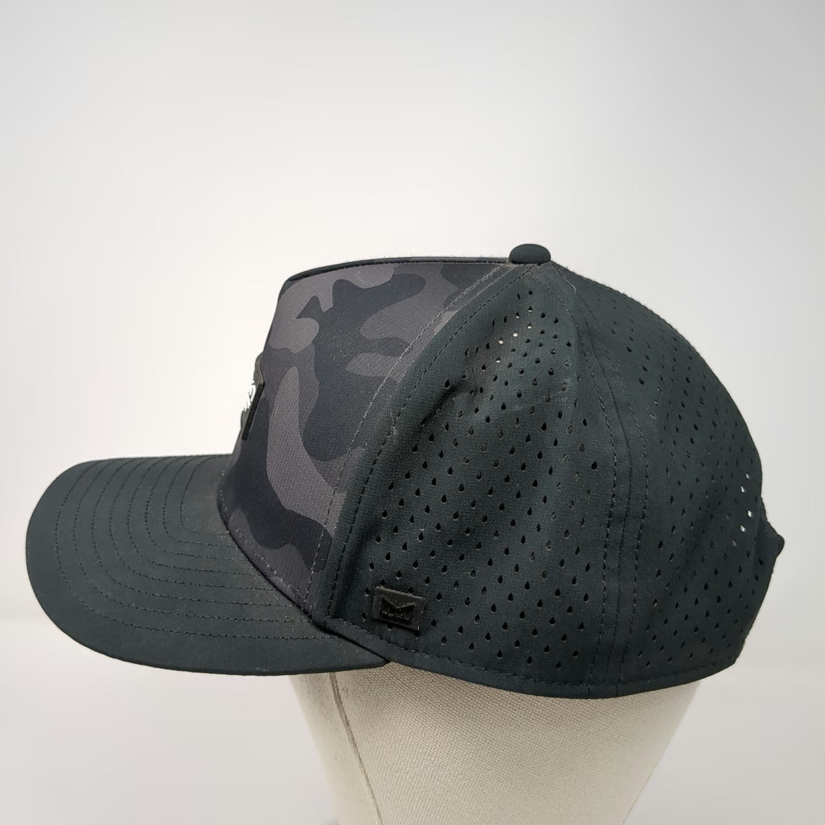 Melin 5 Panel Black Hat L Camo Mesh Snapback Perforated Odyssey Hydro Tech Cap