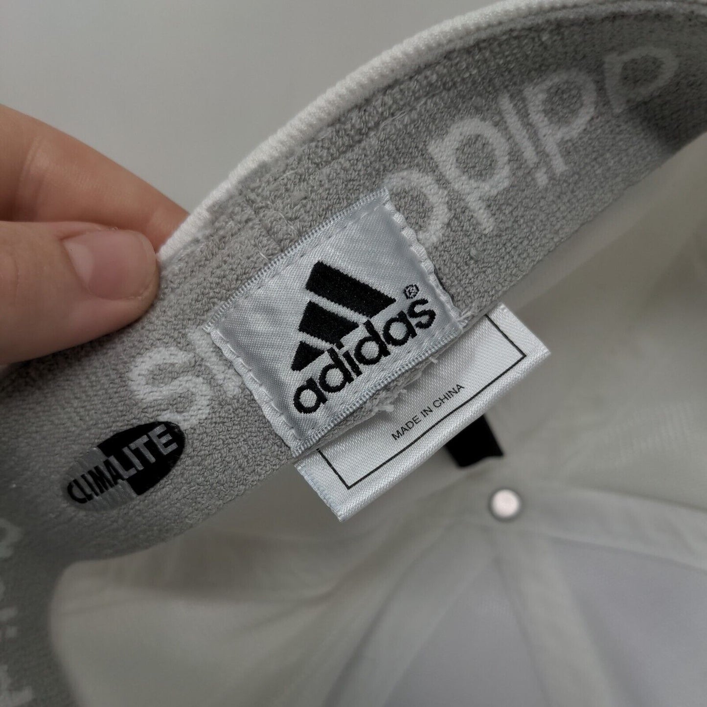 Adidas Fitted Hat White L/XL Adjustable Embroidered Logo 6 Panel Polyester