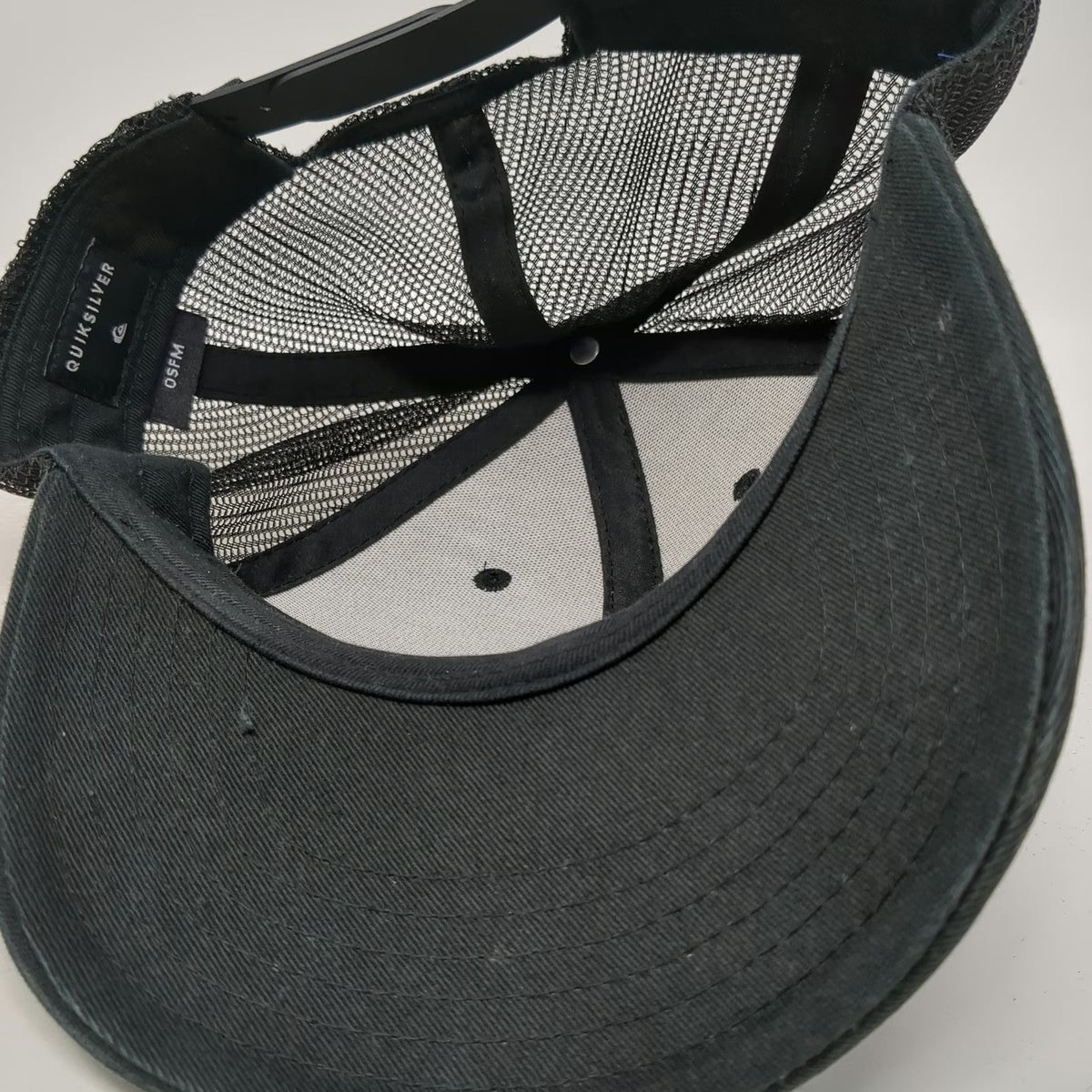 Quiksilver Trucker Hat Black One Size Mesh Snapback Mountain Wave Surf Logo