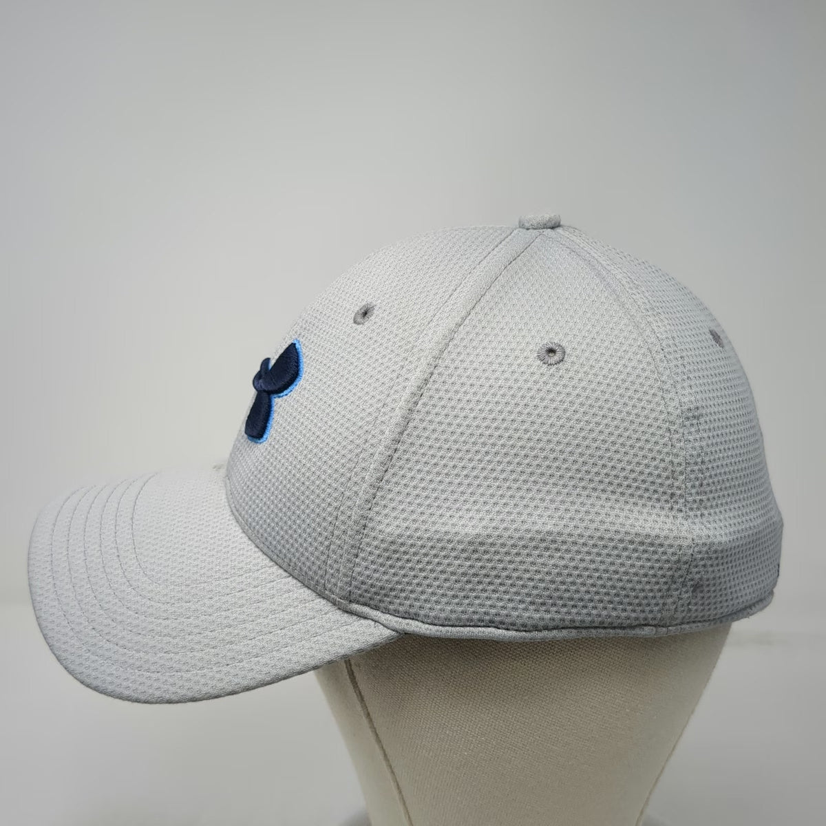 Under Armour Baseball Cap Gray L Fitted Textured Hat Navy Blue Logo Performance