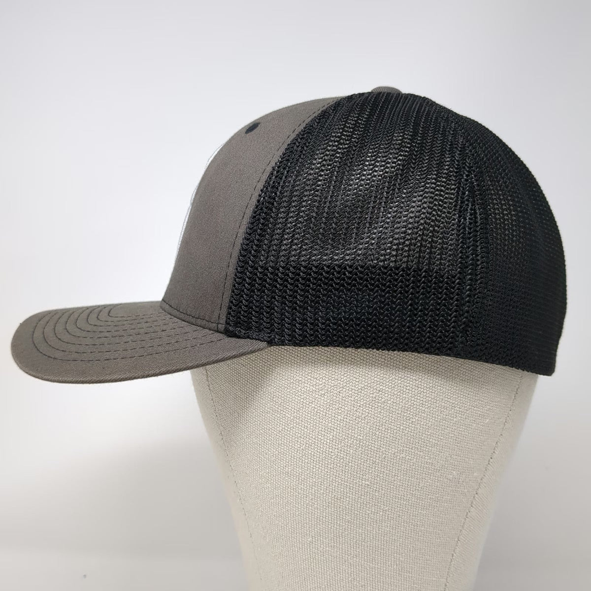 Browning Baseball Cap Gray Black White M Mesh Back Flexfit Buckmark Logo Hat