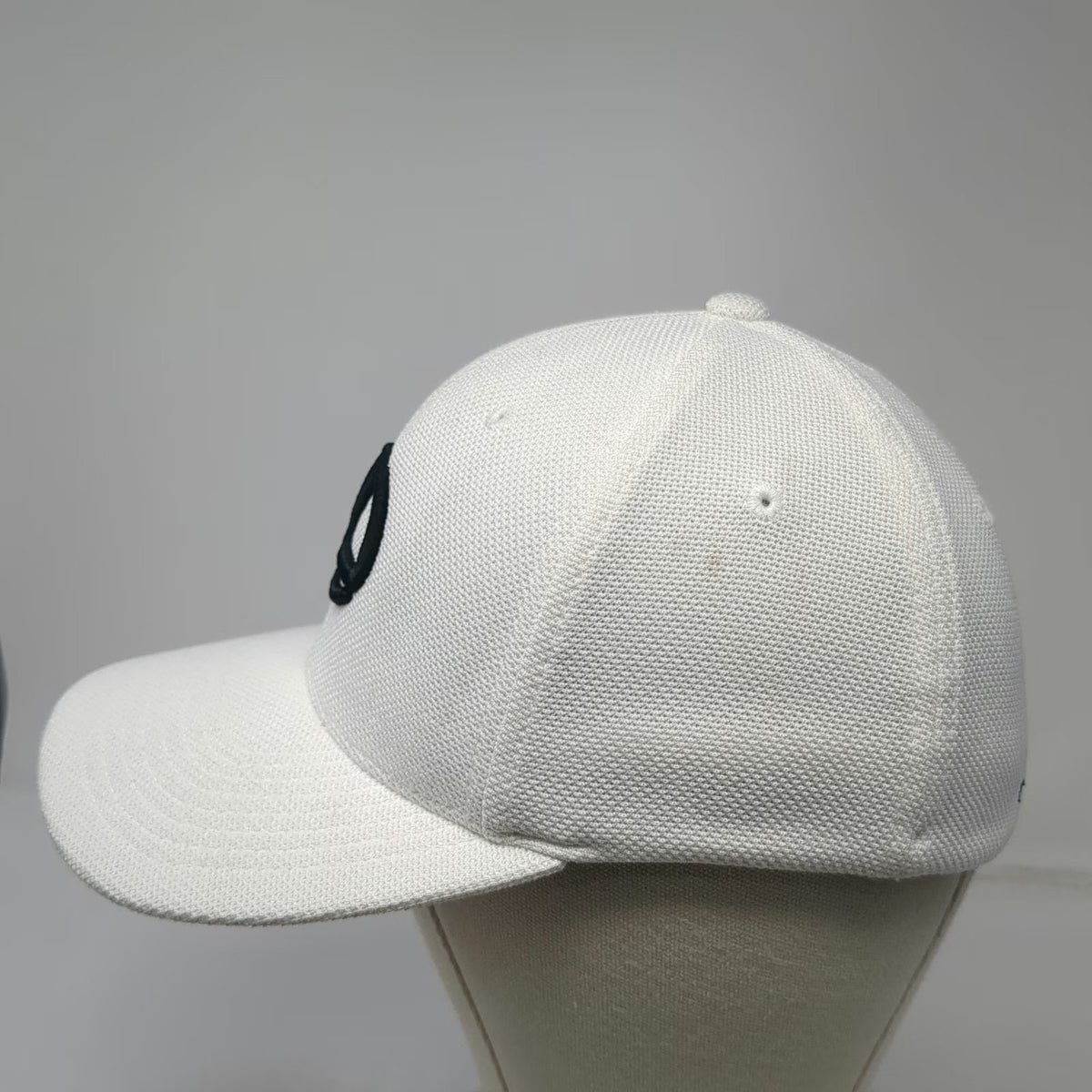 Flexfit Baseball Cap White One Size Newport Lexus Embroidered Logo Mesh hat