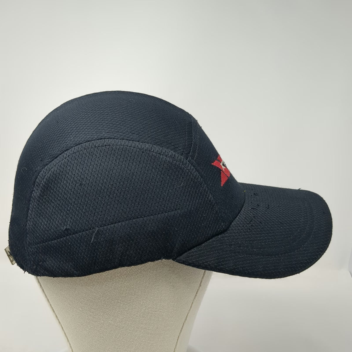 SweatVac 5 Panel Black OSFM Xterra Maui 2006 Strapback Reflective Running Hat