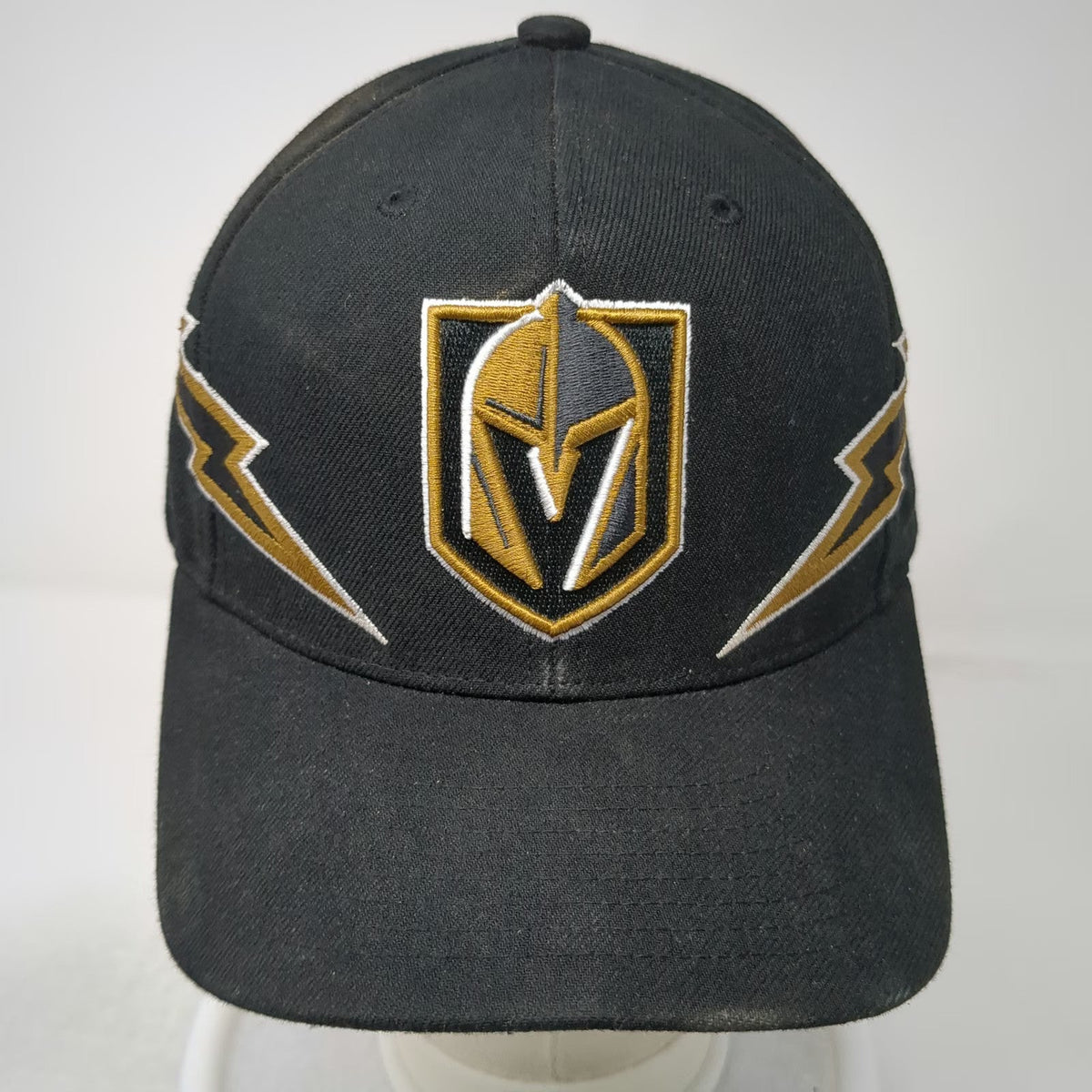 Vegas Golden Knights NHL Mitchell & Ness Snapback Hat Black One Size Bolt Logo