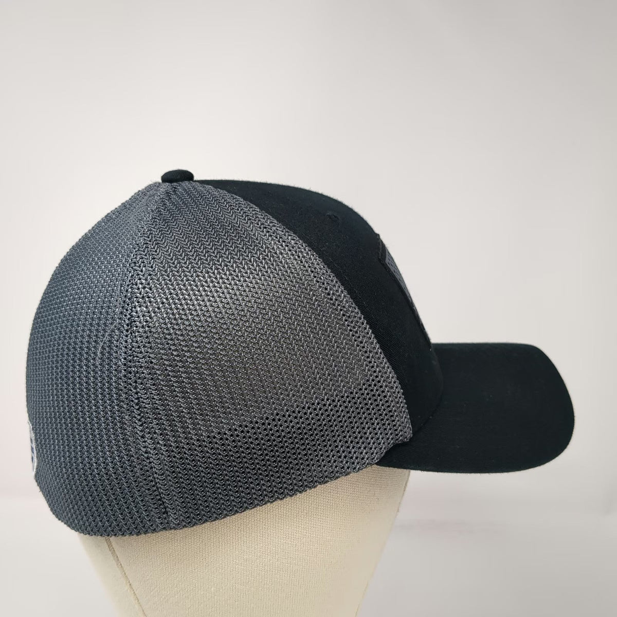 Columbia Baseball Cap Black S Fitted Mesh Back PFG Performance Tuna Flag Hat