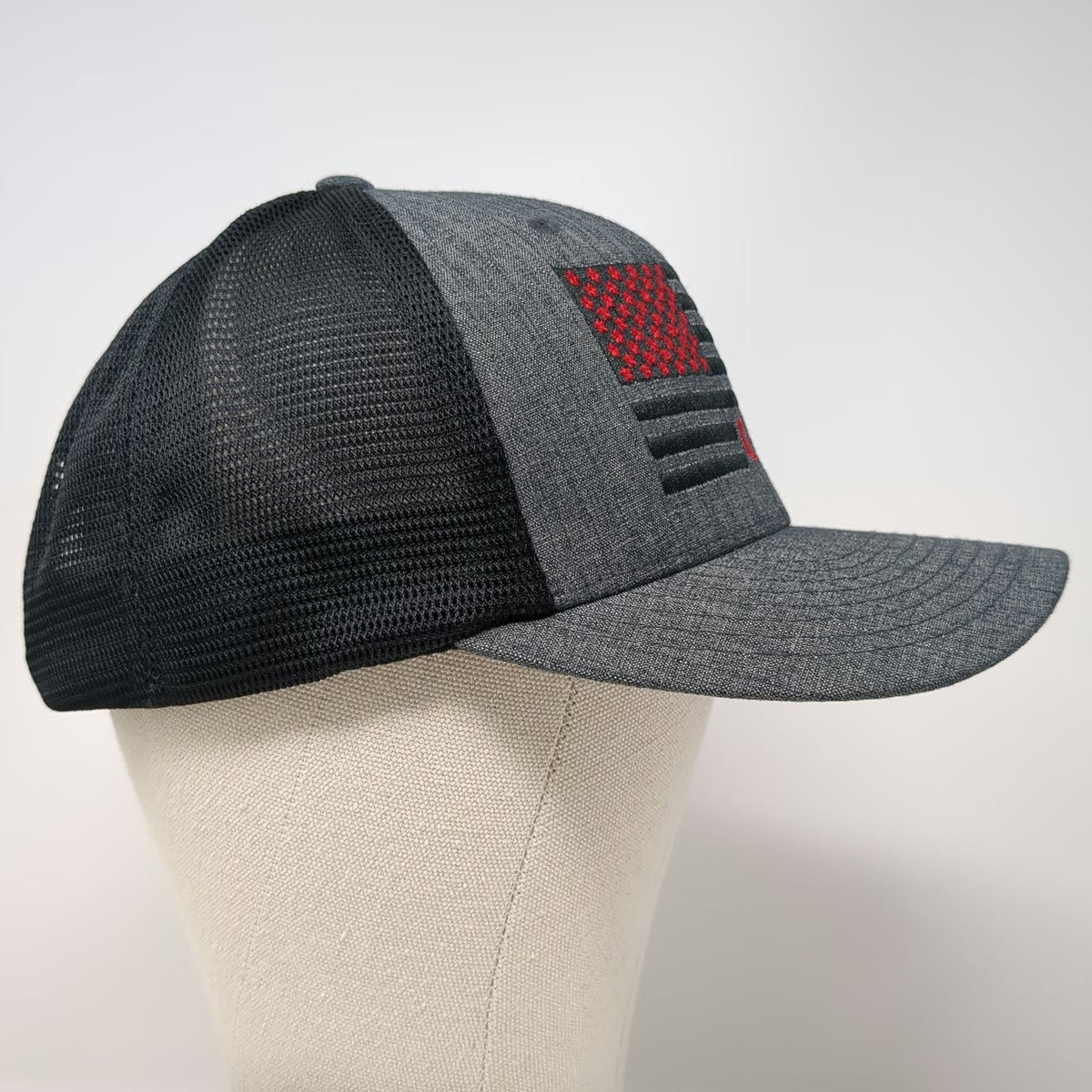 Yupoong Trucker Hat Gray Black Red One Size Mesh Snapback Flexfit 110 Quanta
