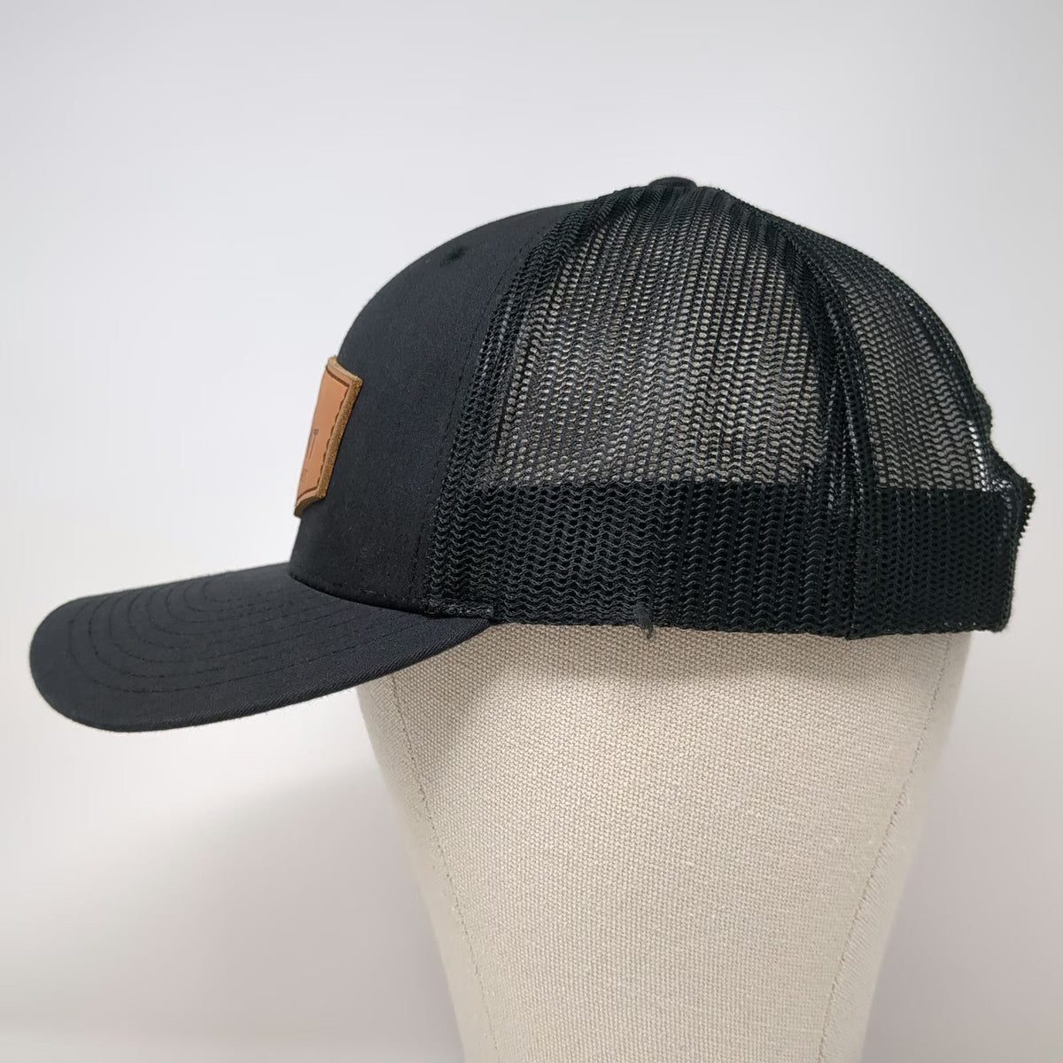 Richardson Trucker Hat Black One Size Mesh Snapback Leather Patch Mountains
