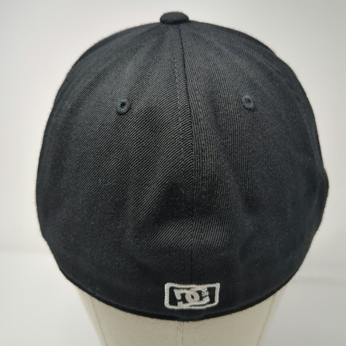 DC Baseball Cap Black 7 5/8 Flexfit 210 Logo Flat Brim Stretch Fitted hat