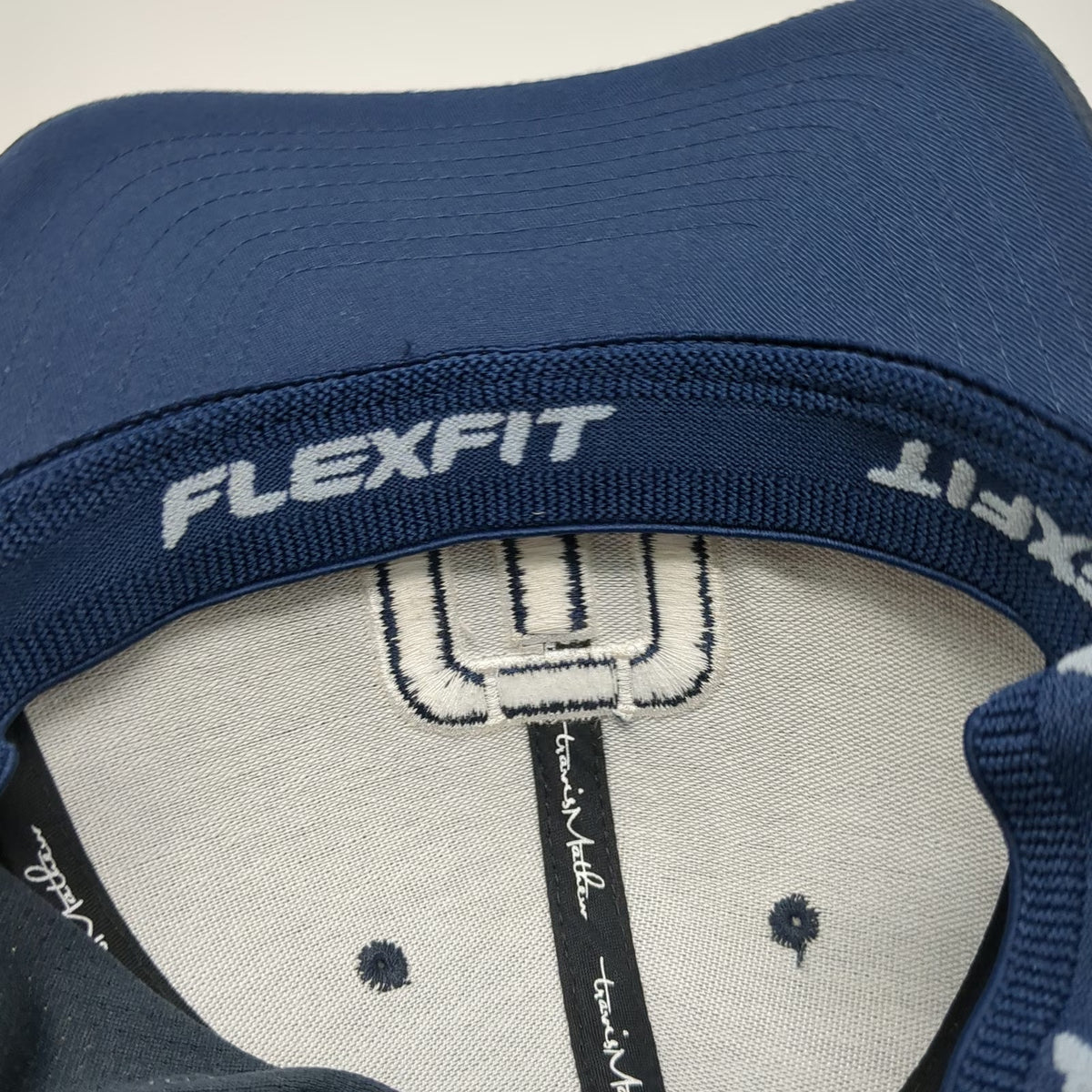 TravisMathew Baseball Cap Blue XL Flexfit Mesh Textured Athletic Logo Golf Hat