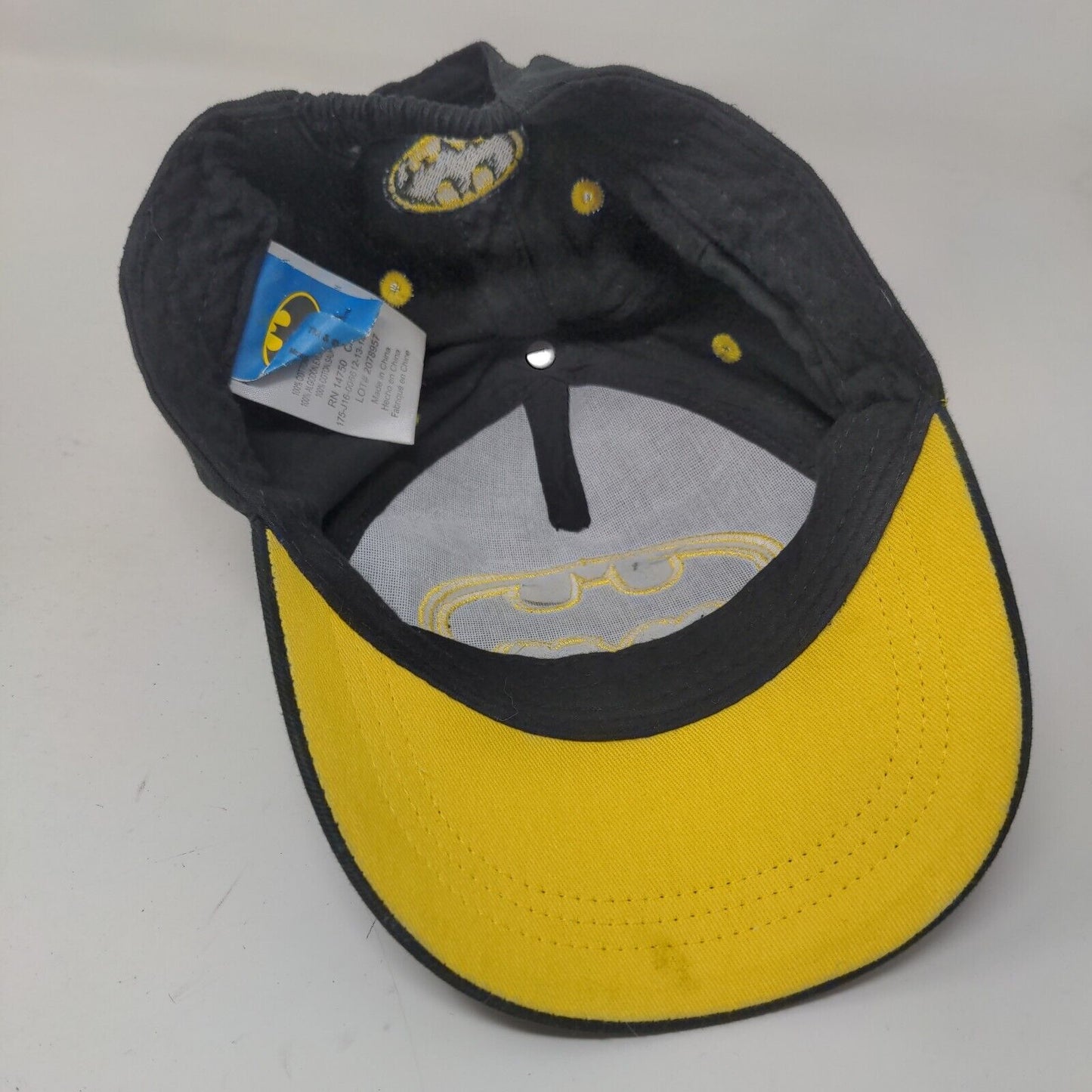 Batman Boy's Stretchy Hat Black Yellow Size L 2-4 Years Embroidered Logo