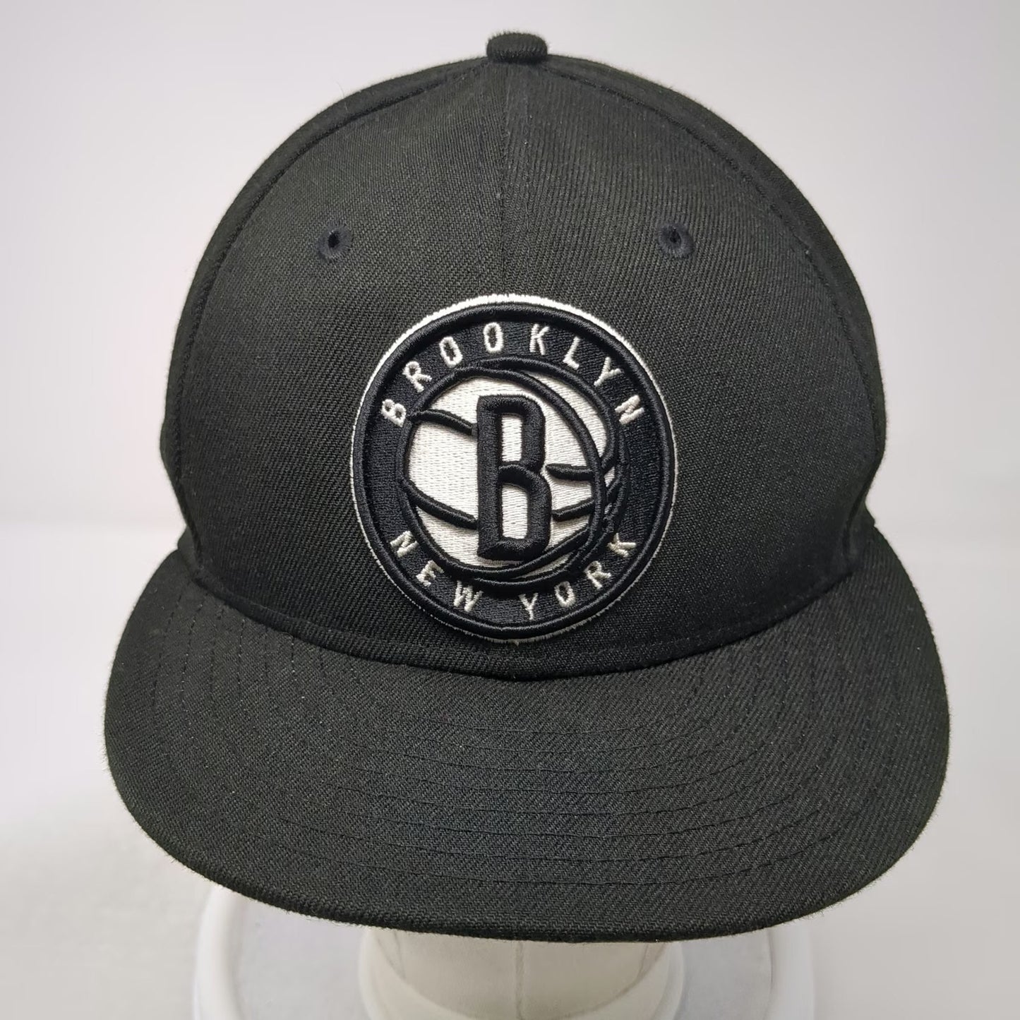 Brooklyn Nets NBA New Era Snapback Black One Size Flat Brim Gray Underbrim Hat